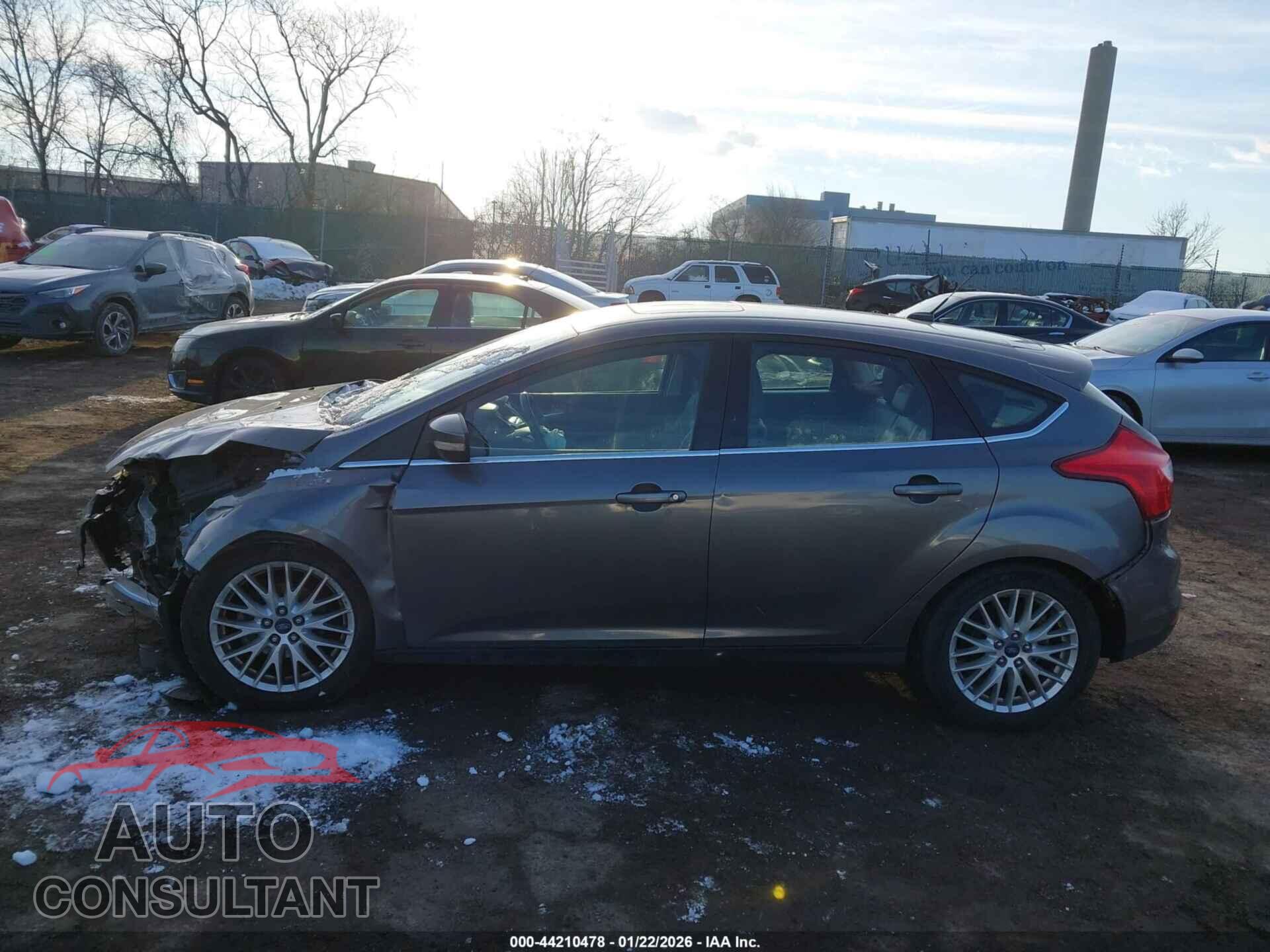 FORD FOCUS 2012 - 1FAHP3M26CL453527