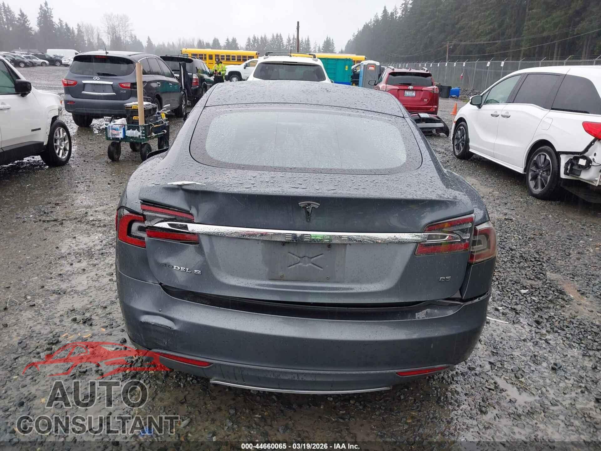 TESLA MODEL S 2013 - 5YJSA1CN7DFP12175