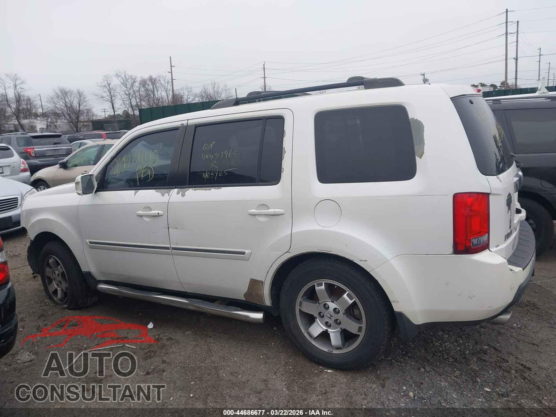 HONDA PILOT 2011 - 5FNYF3H96BB038634