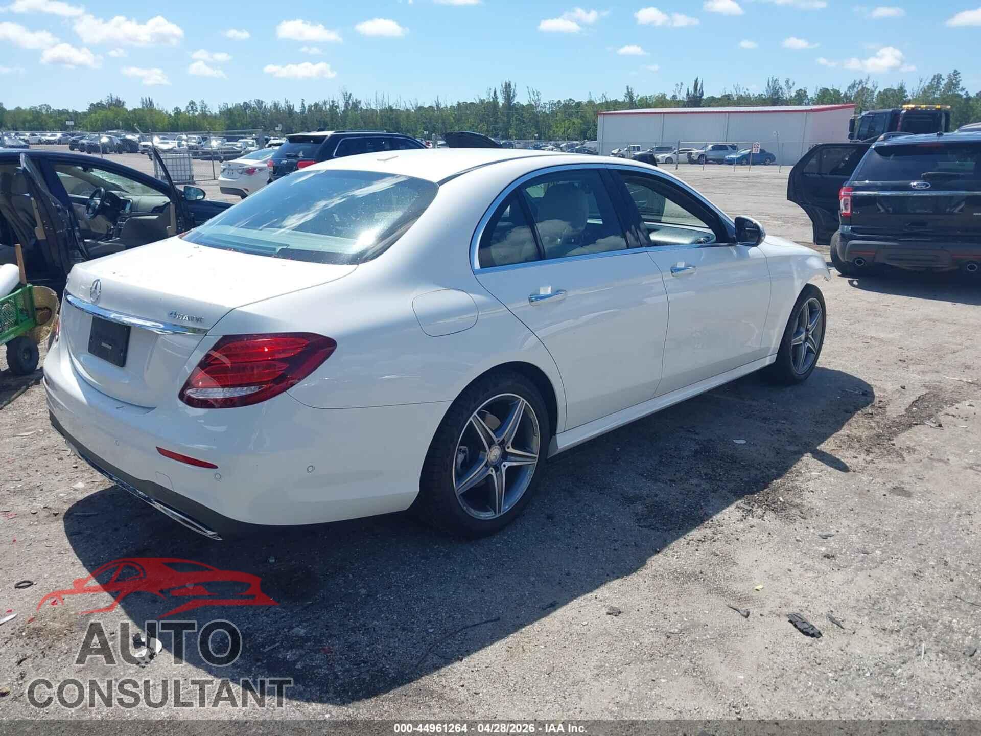 MERCEDES-BENZ E 300 2017 - WDDZF4KB3HA018287