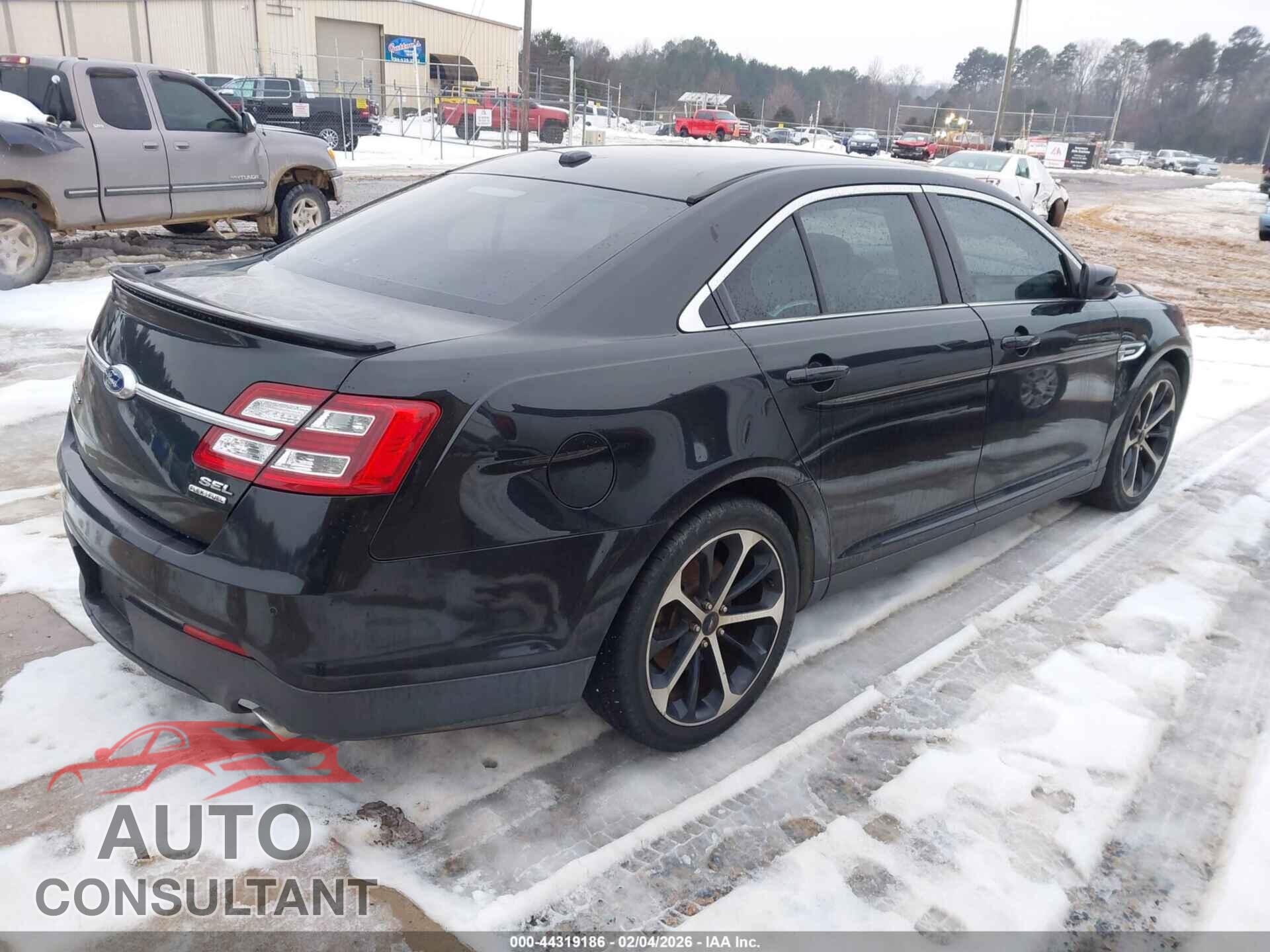 FORD TAURUS 2015 - 1FAHP2E81FG208418