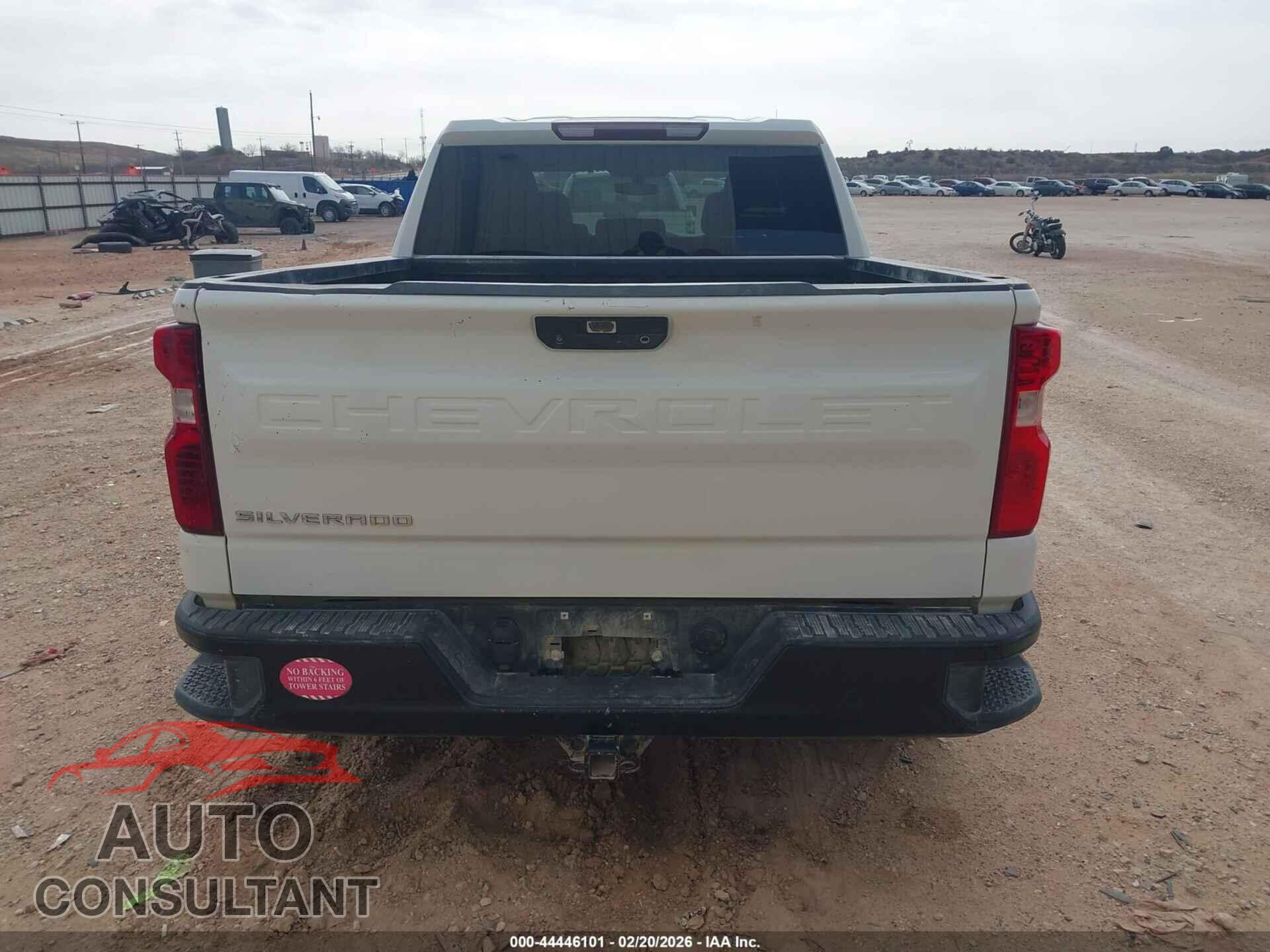CHEVROLET SILVERADO 1500 2019 - 1GCUYAEF9KZ309509
