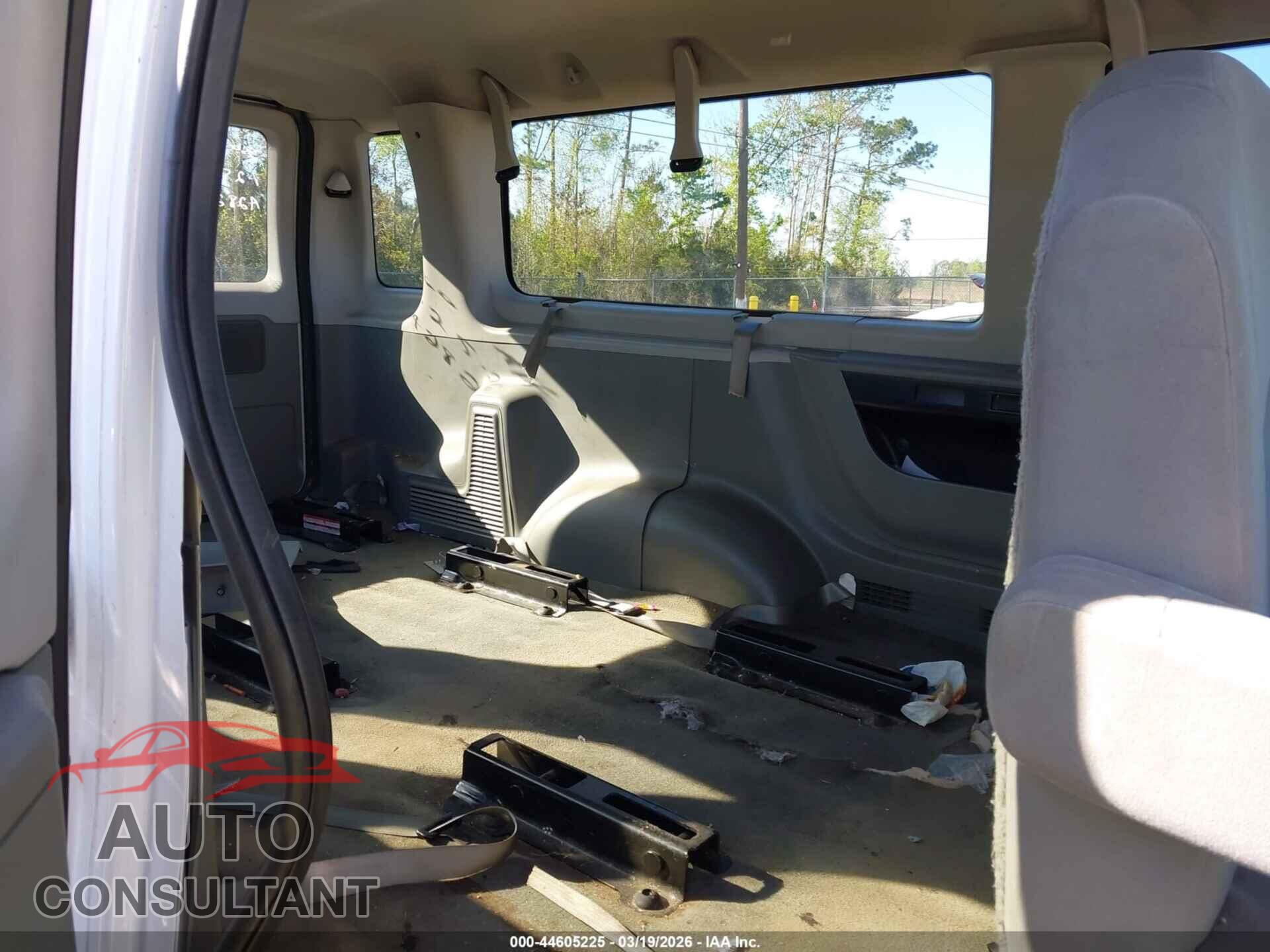 FORD E-350 SUPER DUTY 2012 - 1FBSS3BL5CDA28258