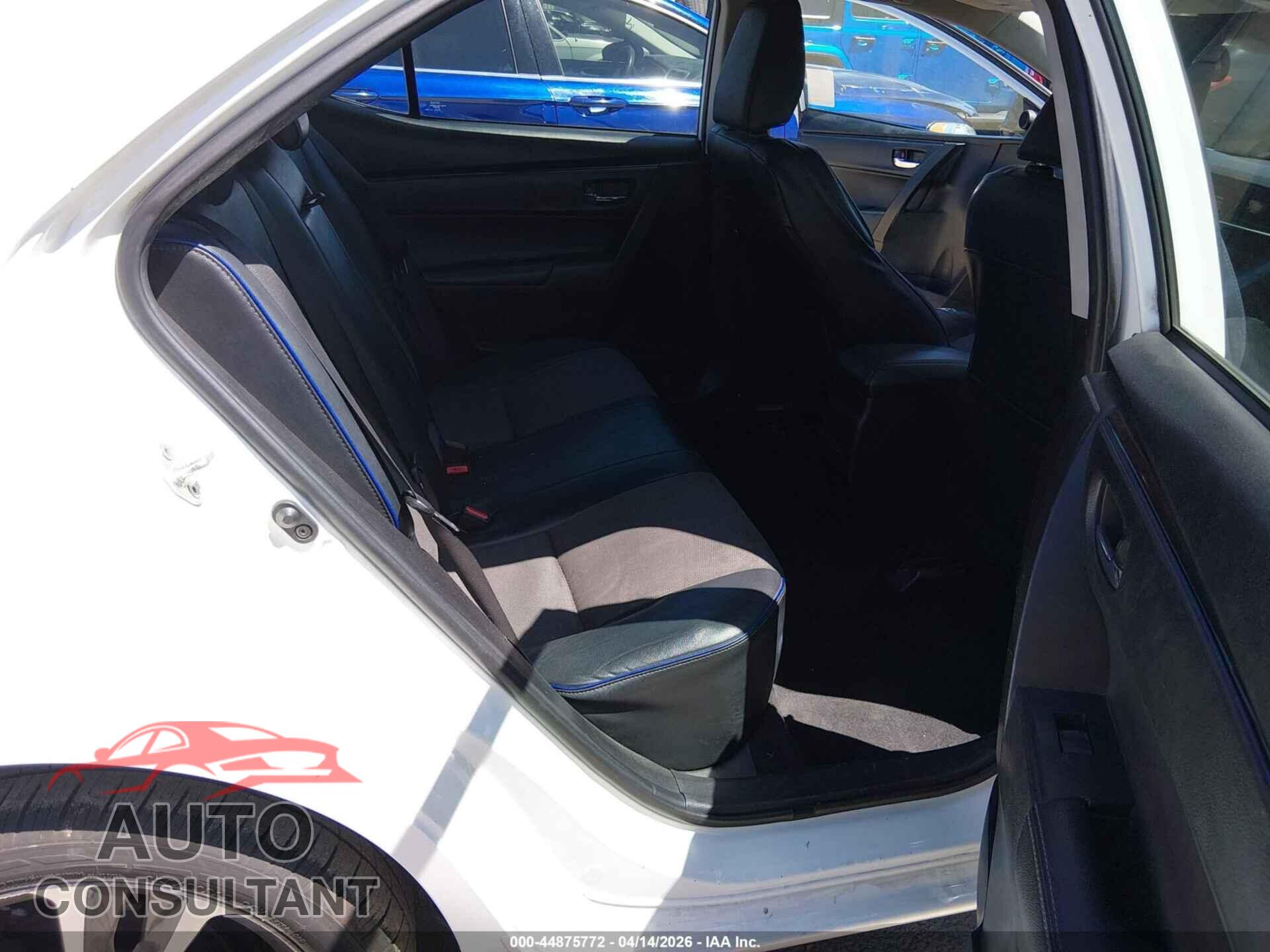 TOYOTA COROLLA 2018 - 5YFBURHE2JP762089