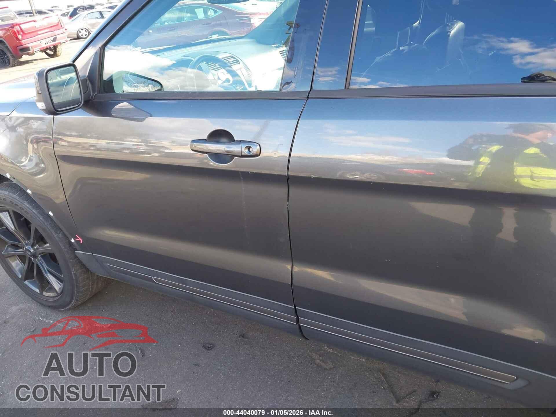 FORD EXPLORER 2017 - 1FM5K7D82HGD55355