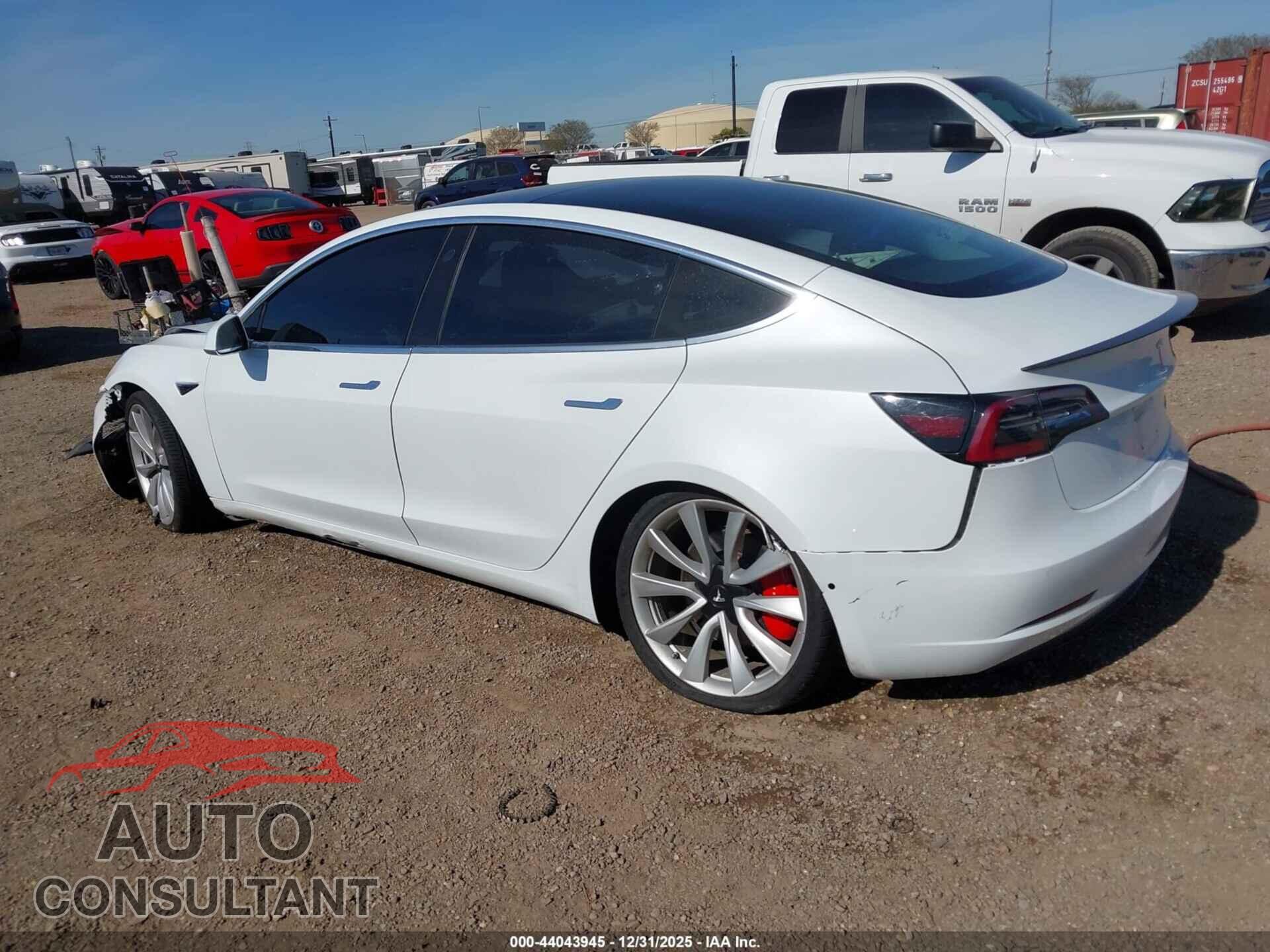 TESLA MODEL 3 2018 - 5YJ3E1EB0JF106532