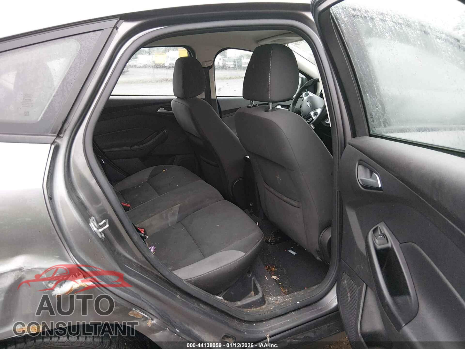 FORD FOCUS 2013 - 1FADP3K2XDL237828