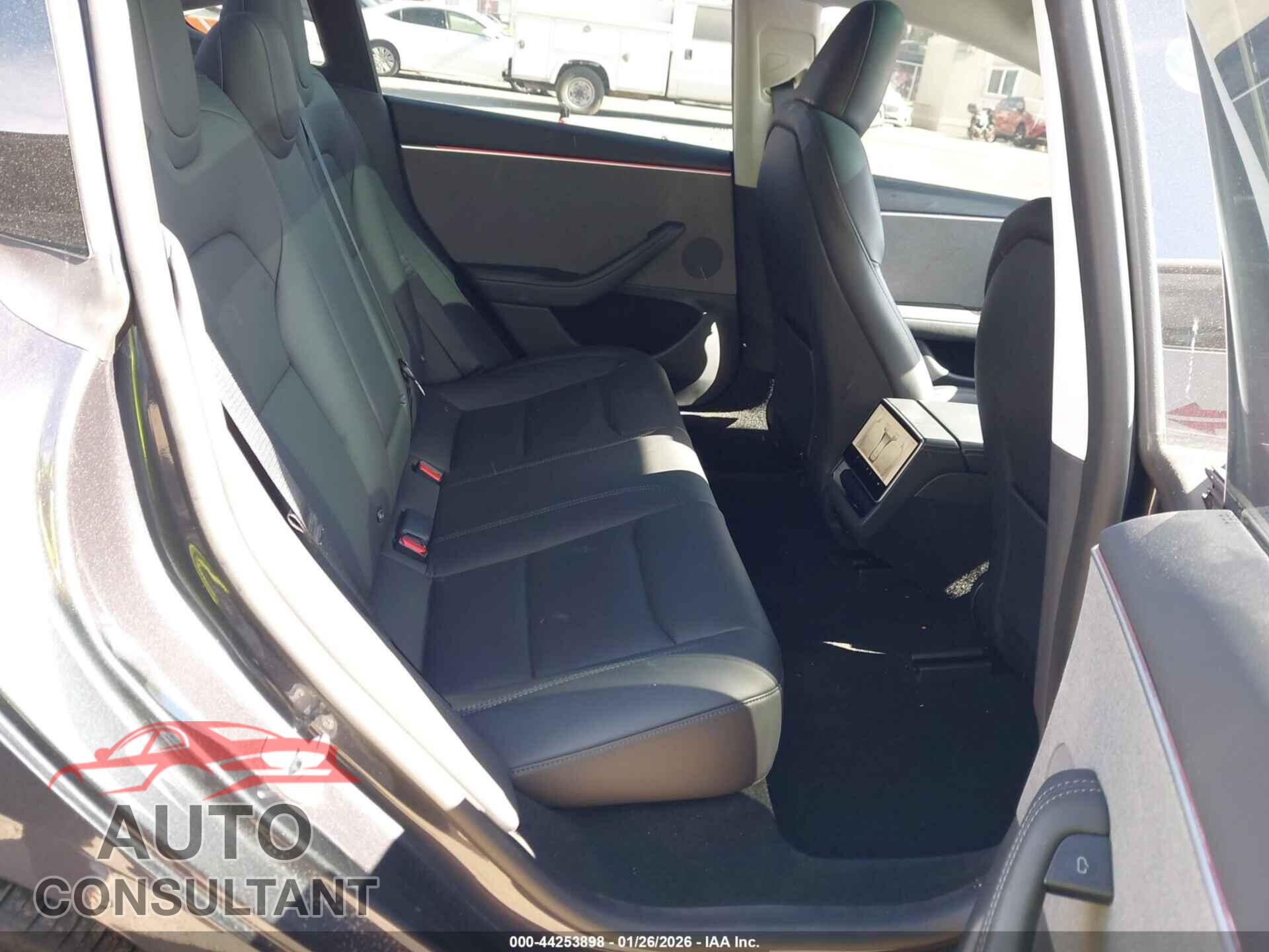 TESLA MODEL 3 2024 - 5YJ3E1EA1RF866052