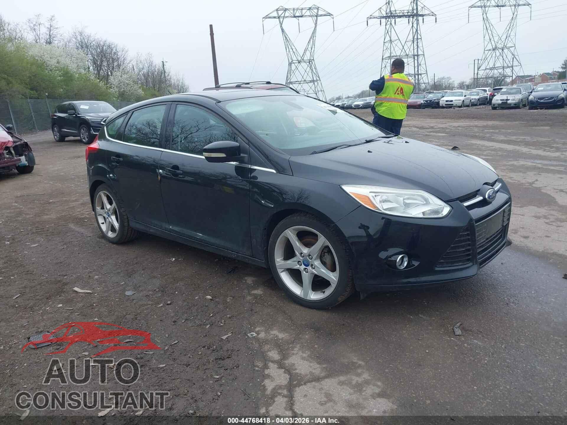FORD FOCUS 2012 - 1FAHP3N21CL229077