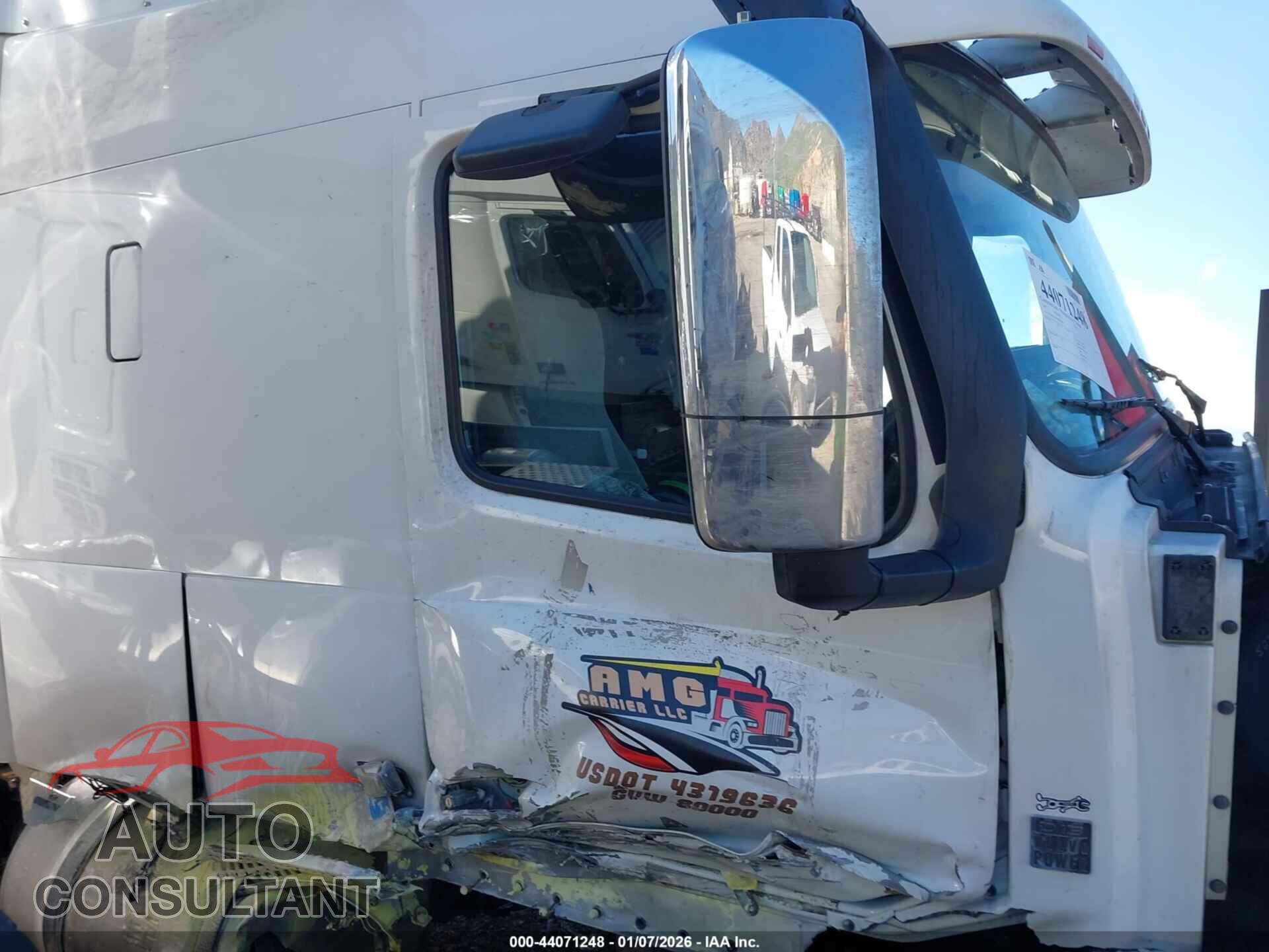 VOLVO VNL 2017 - 4V4NC9EH5HN990436