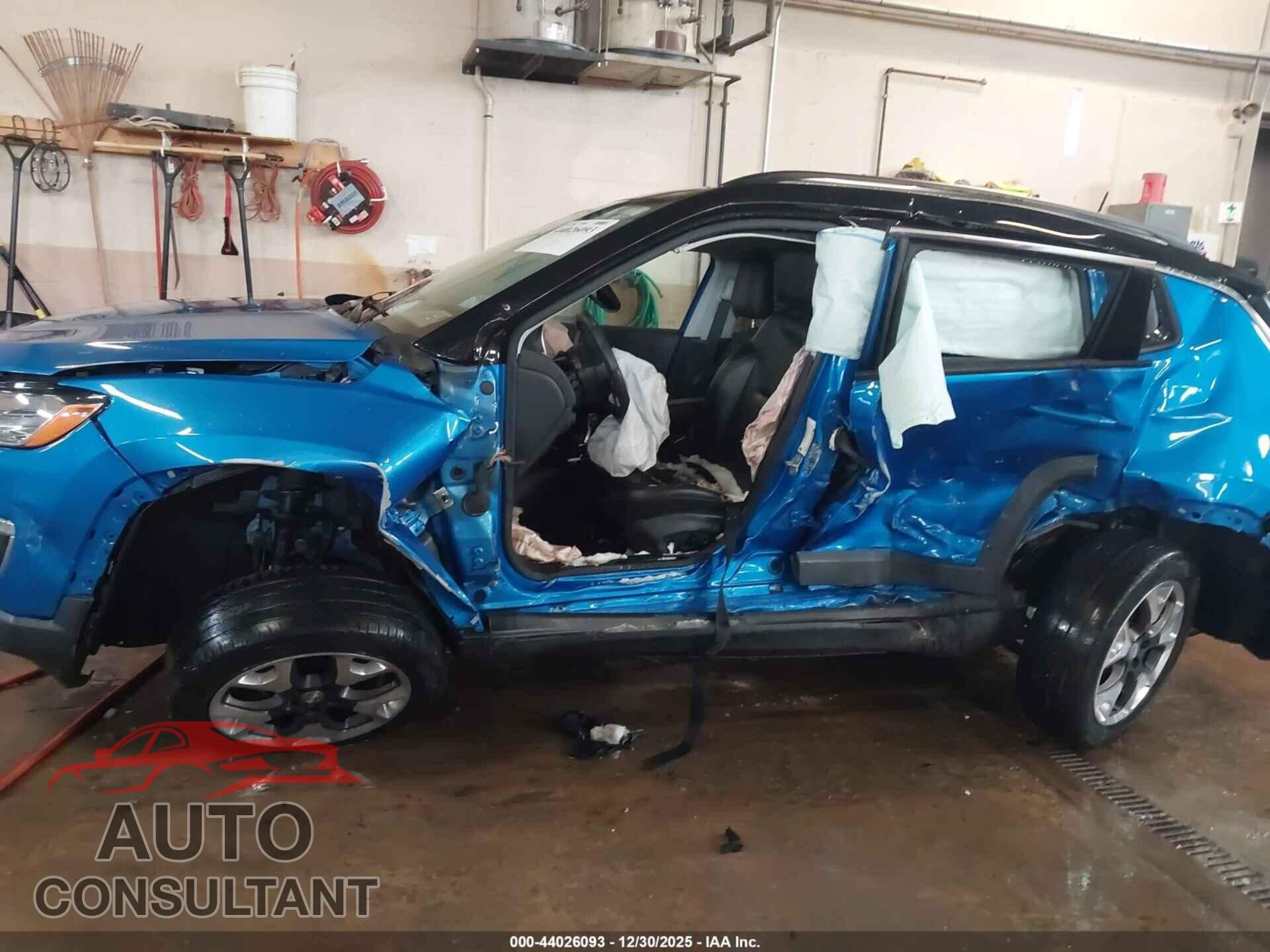 JEEP COMPASS 2019 - 3C4NJDCB3KT697547