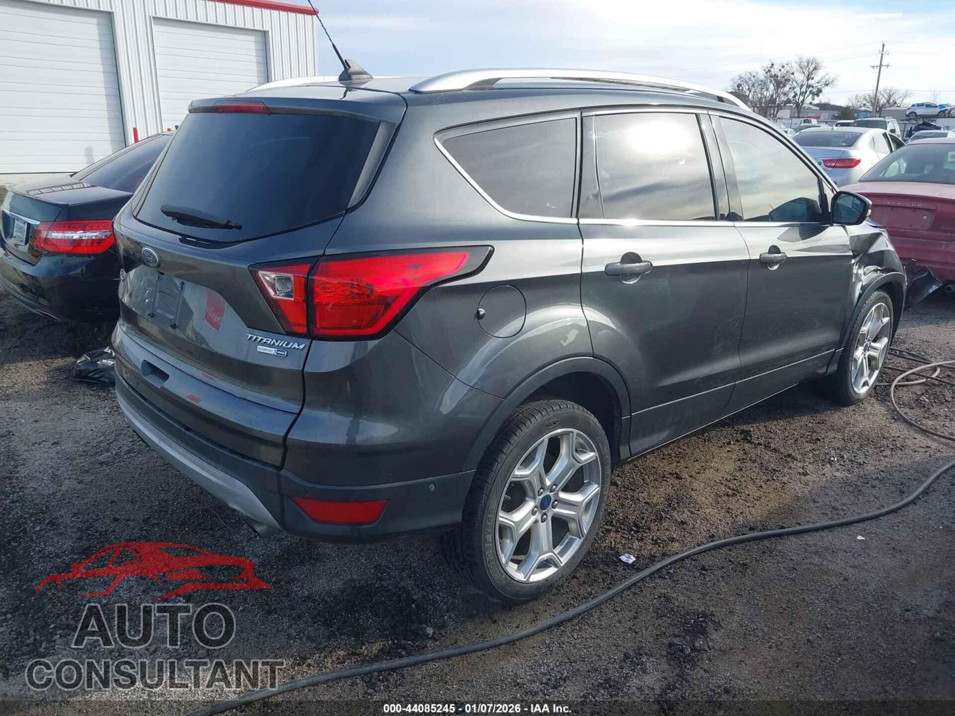 FORD ESCAPE 2019 - 1FMCU9J97KUB59964