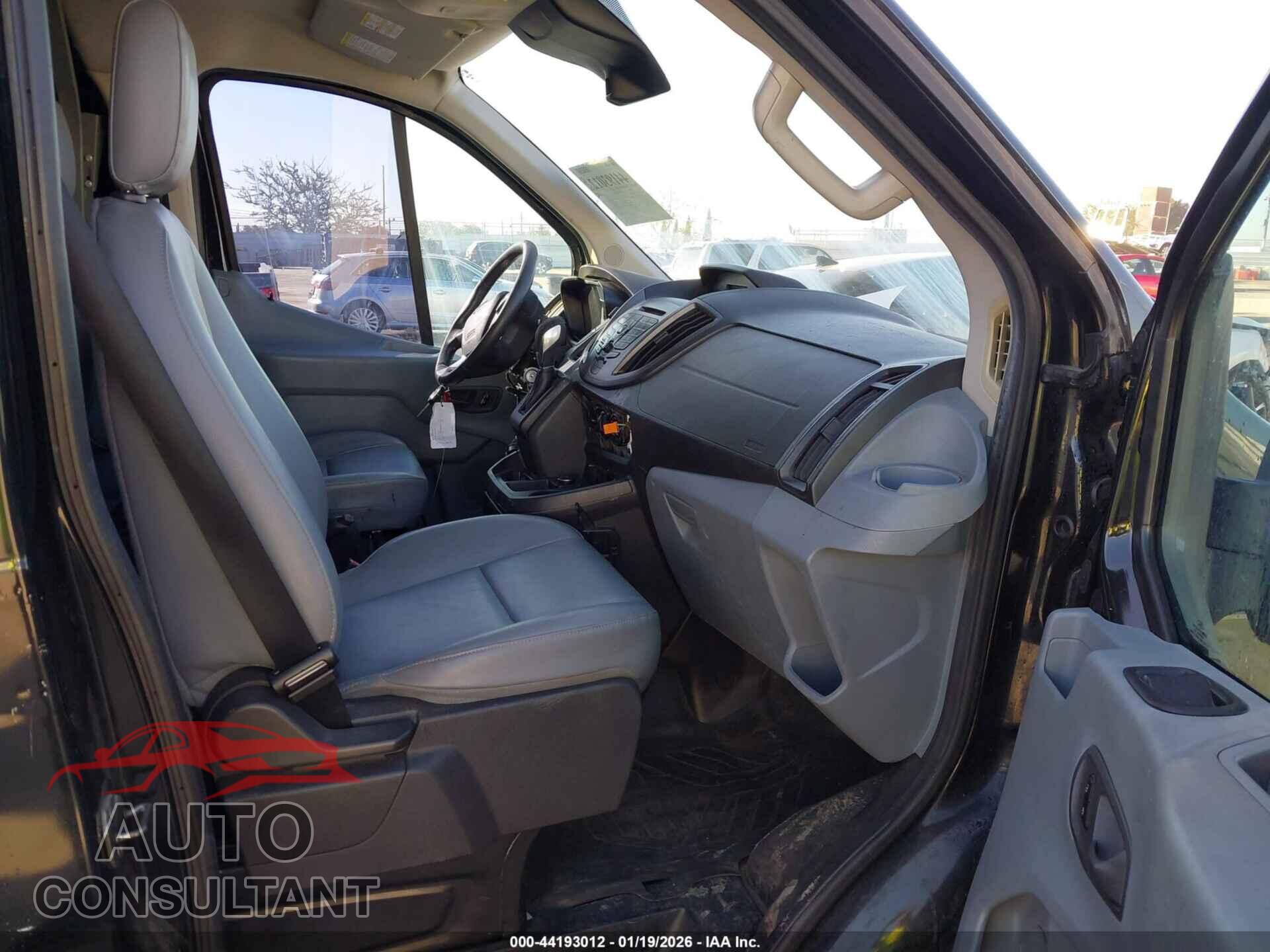 FORD TRANSIT-150 2015 - 1FTNE1YM5FKB27487
