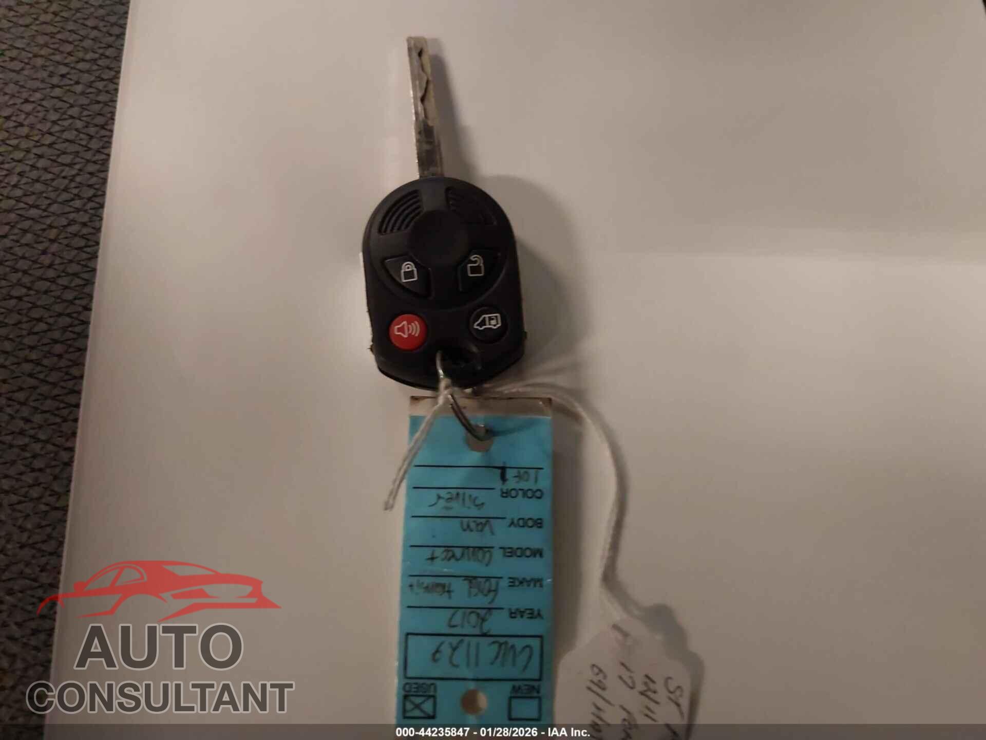 FORD TRANSIT CONNECT 2017 - NM0LS7E77H1301129