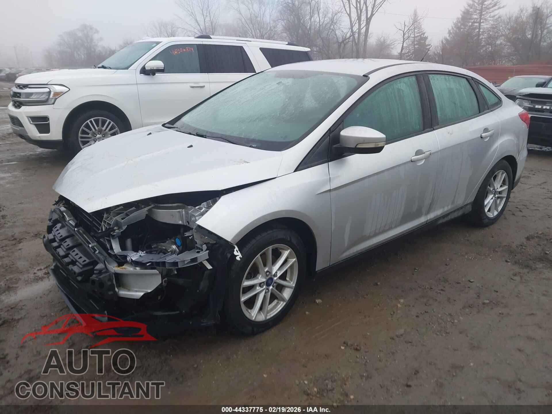 FORD FOCUS 2017 - 1FADP3F27HL300352