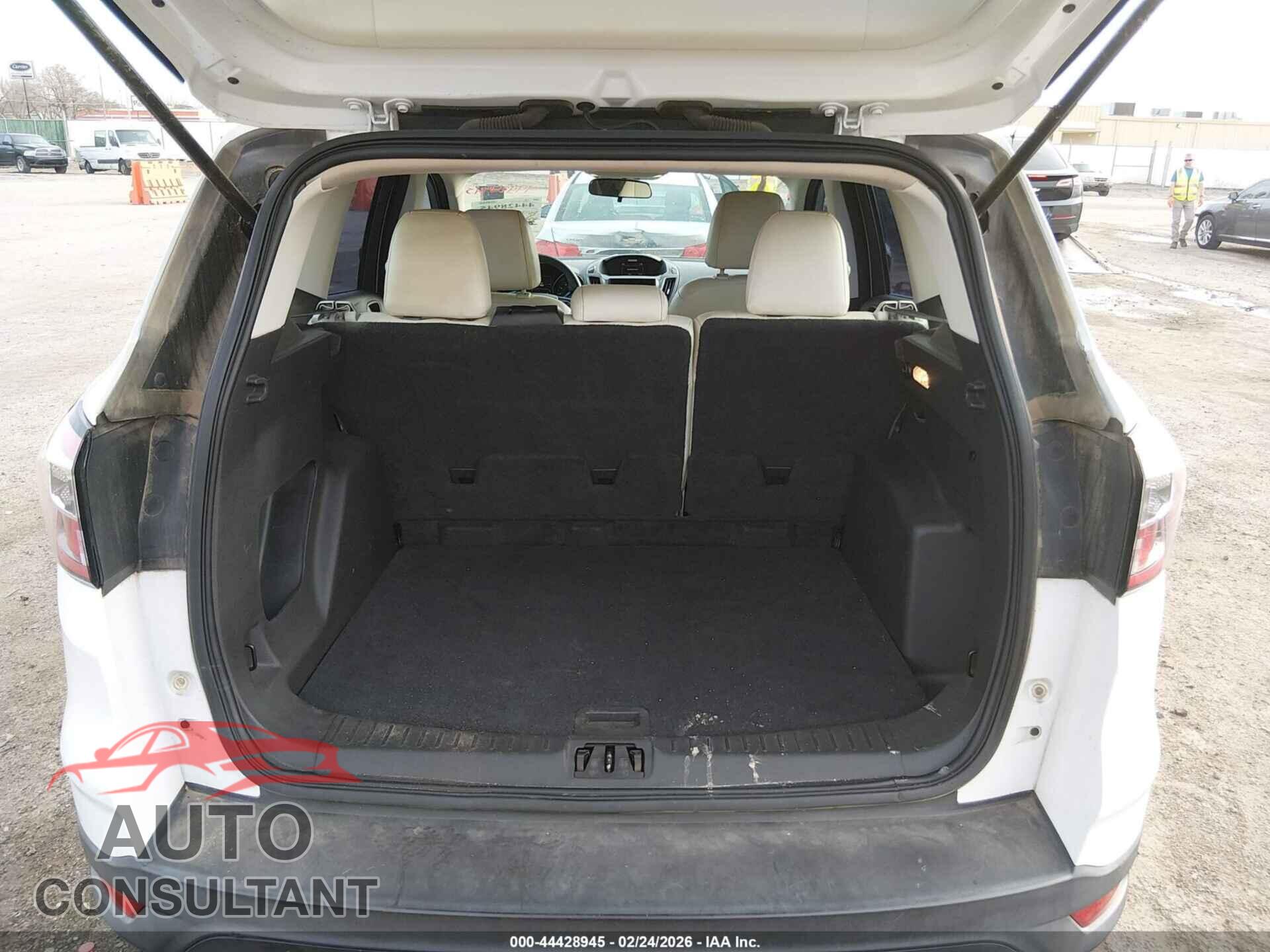 FORD ESCAPE 2017 - 1FMCU0F73HUC87243