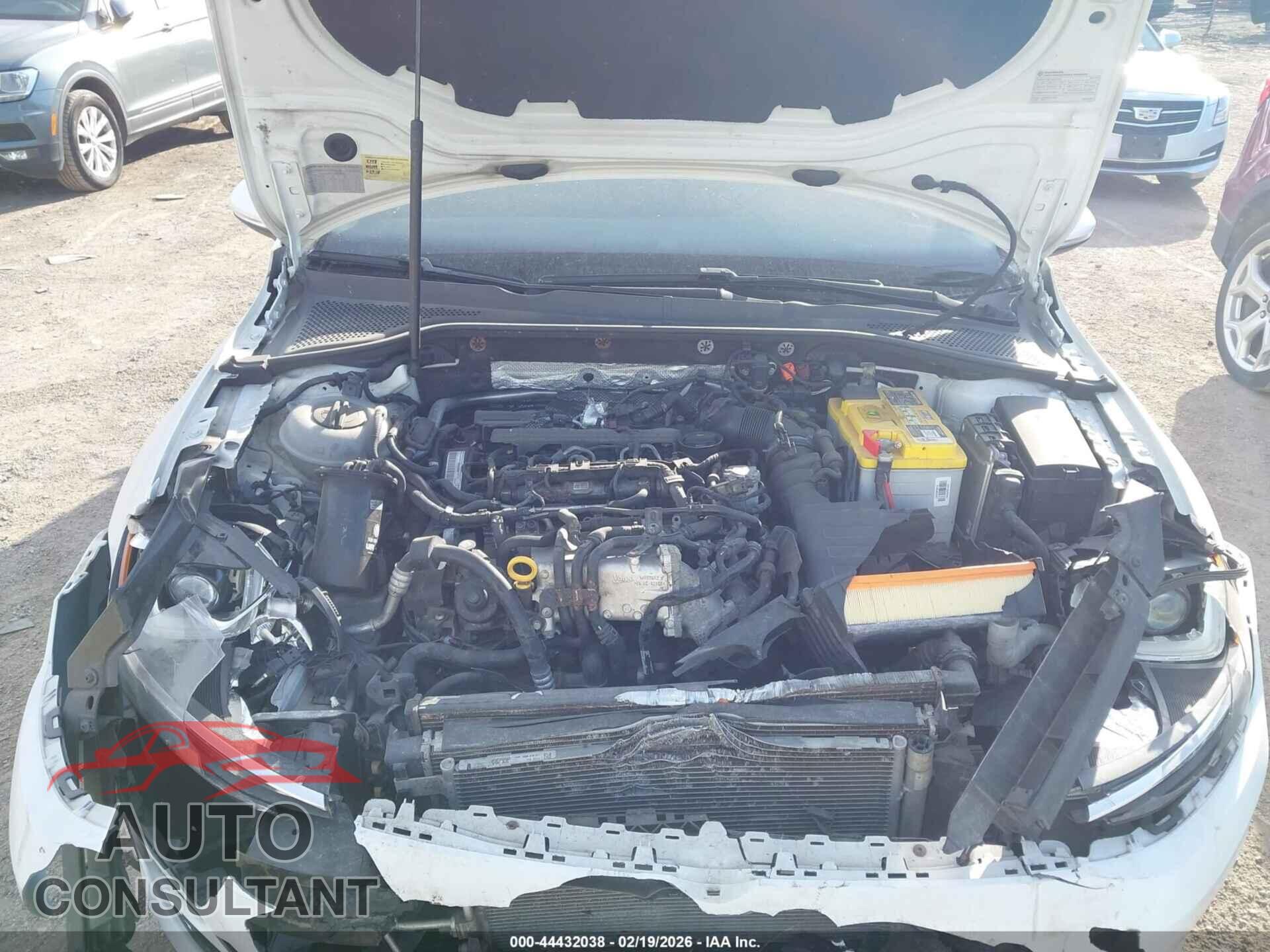 VOLKSWAGEN GOLF 2015 - 3VWRA7AU5FM013568