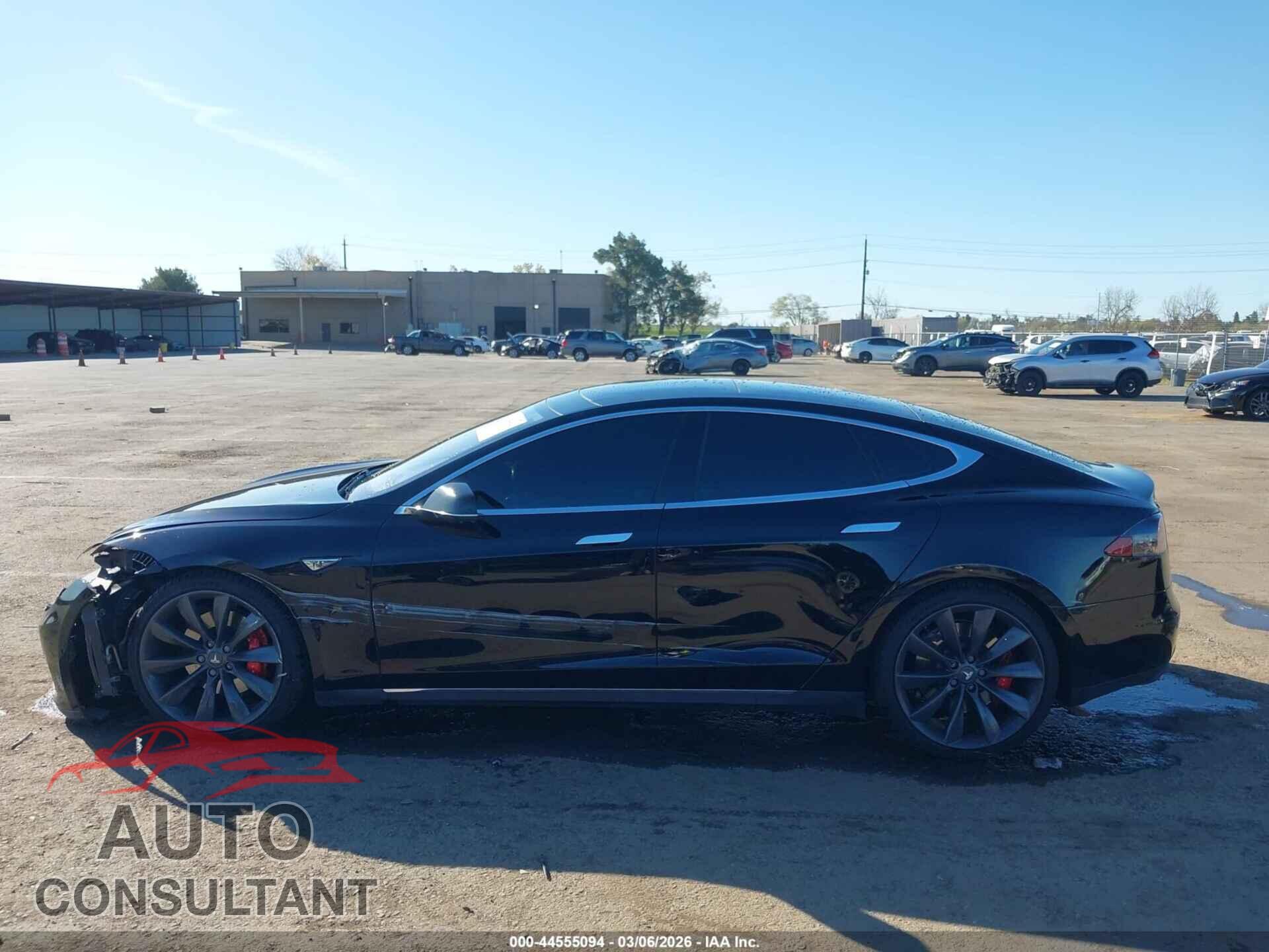 TESLA MODEL S 2015 - 5YJSA1E46FF115106