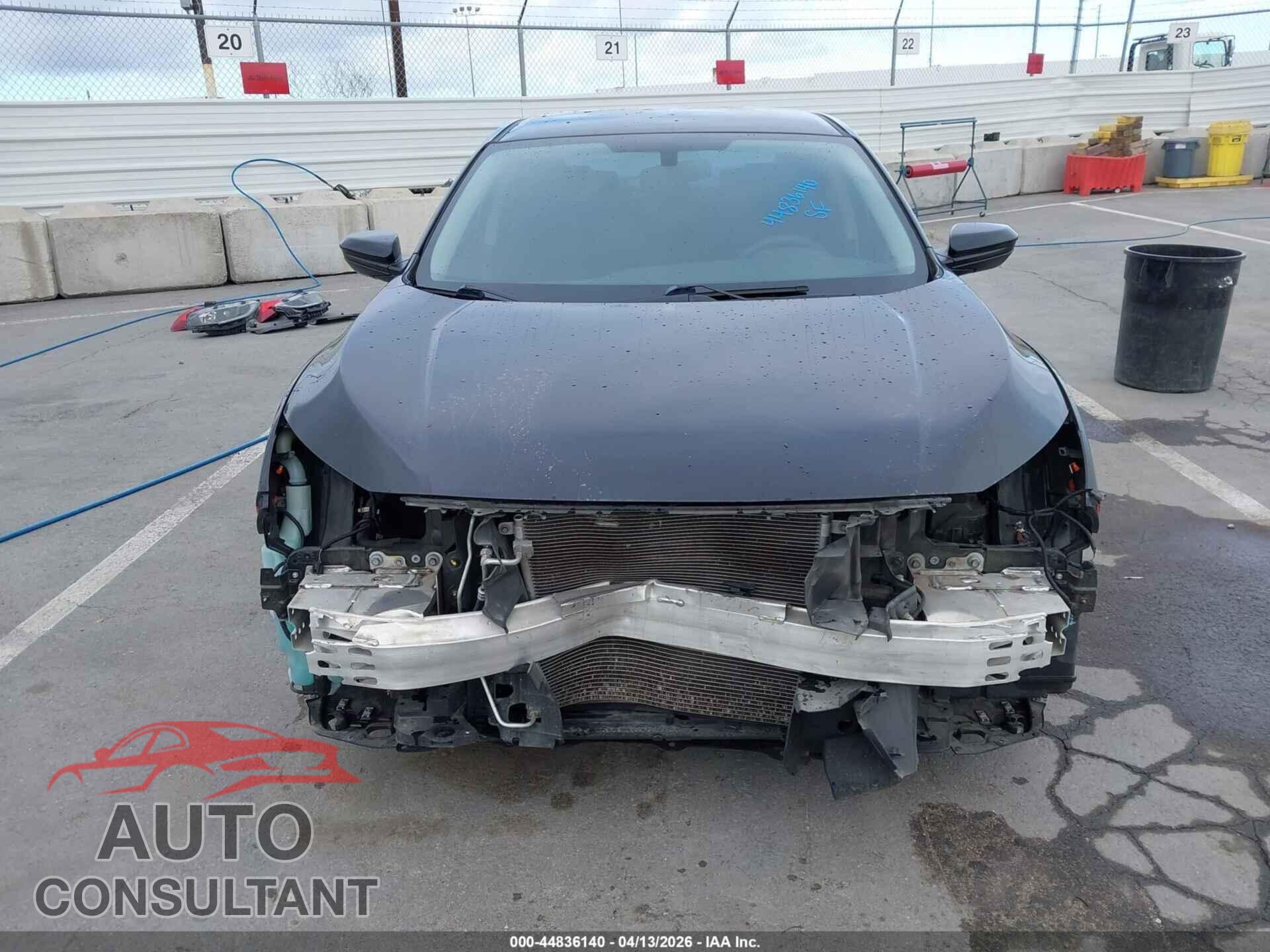 HONDA CIVIC 2018 - 2HGFC2F53JH513452