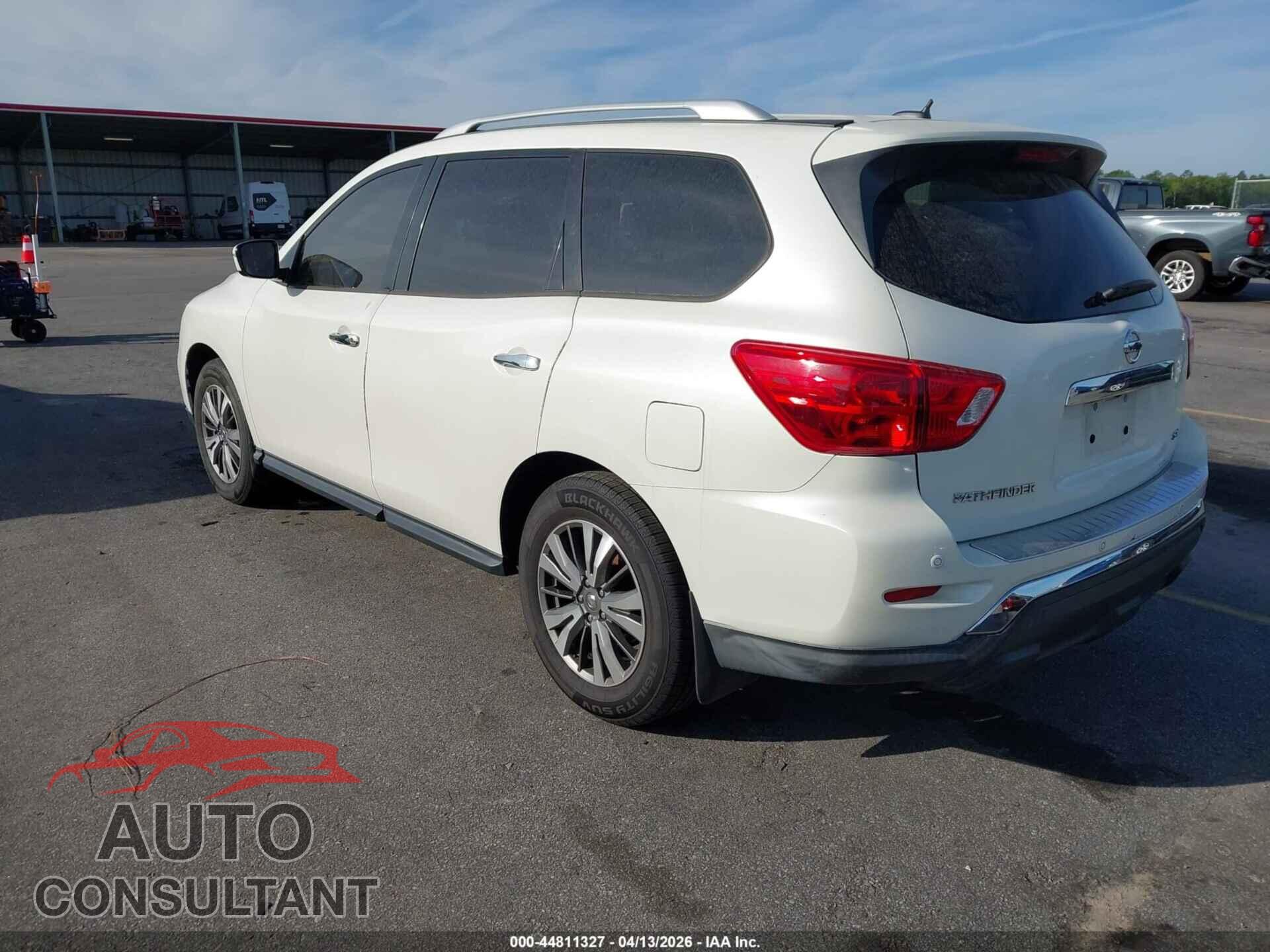 NISSAN PATHFINDER 2017 - 5N1DR2MN6HC632130