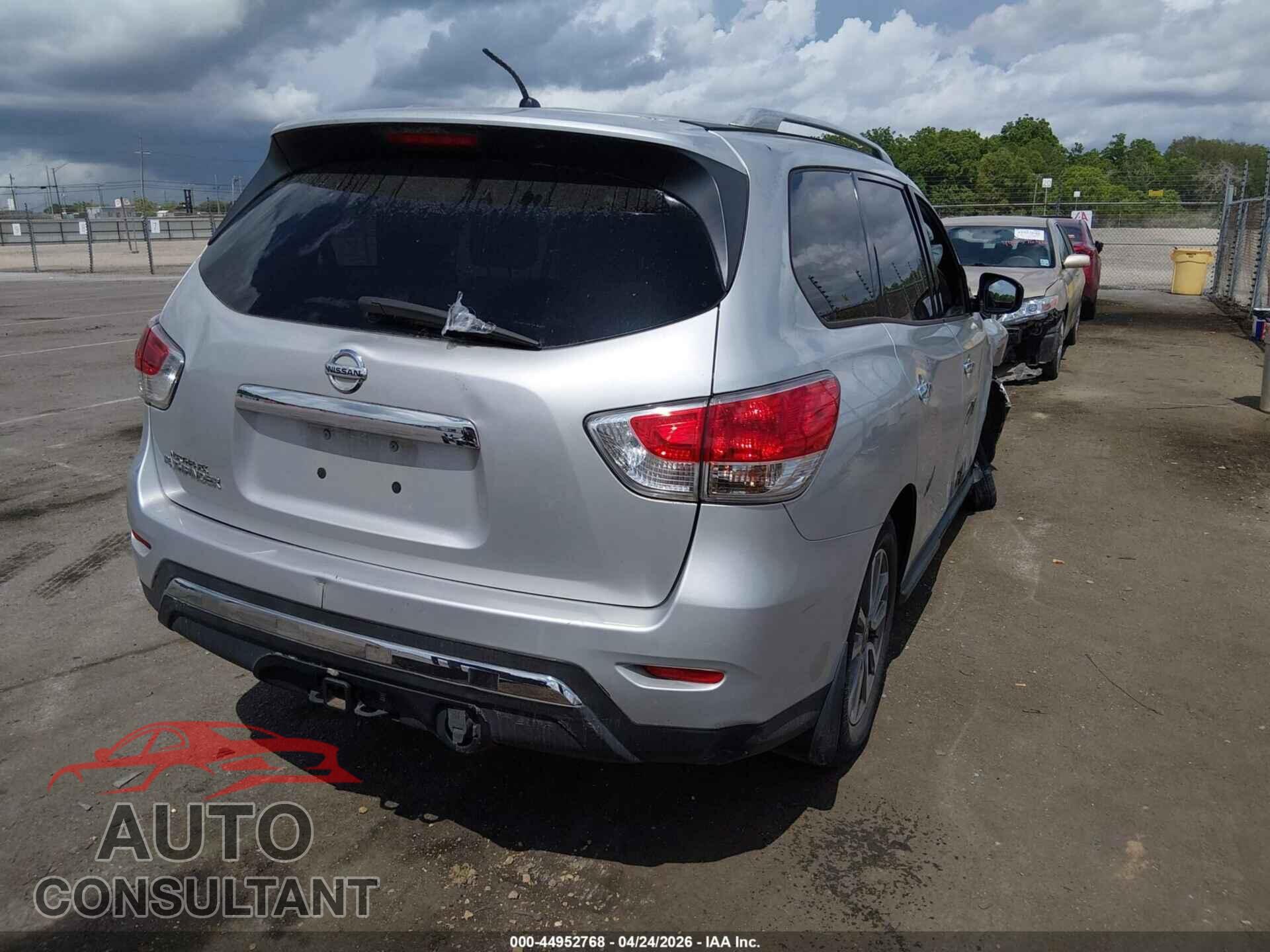 NISSAN PATHFINDER 2015 - 5N1AR2MN2FC710080