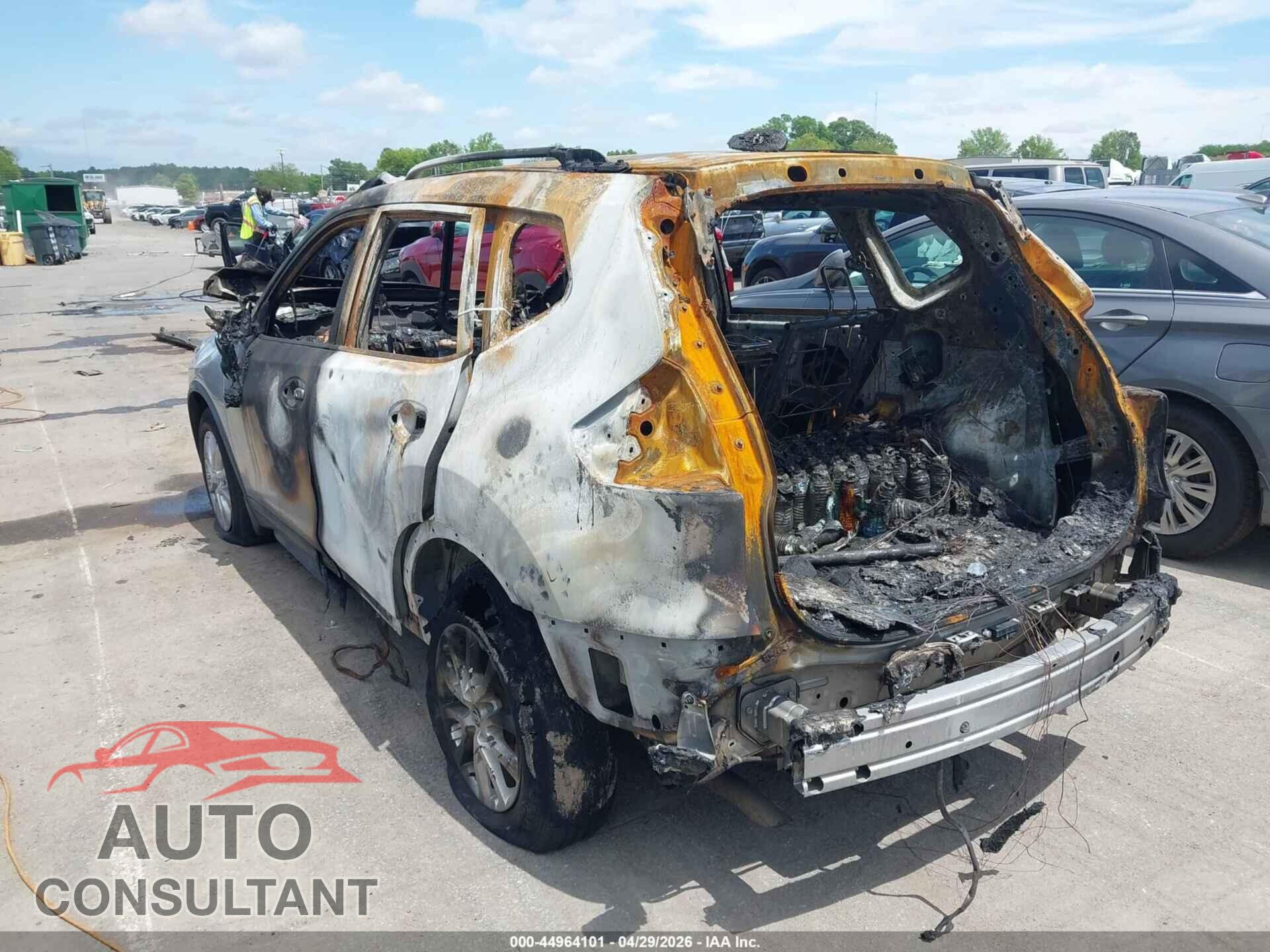 NISSAN ROGUE 2017 - KNMAT2MT8HP611926