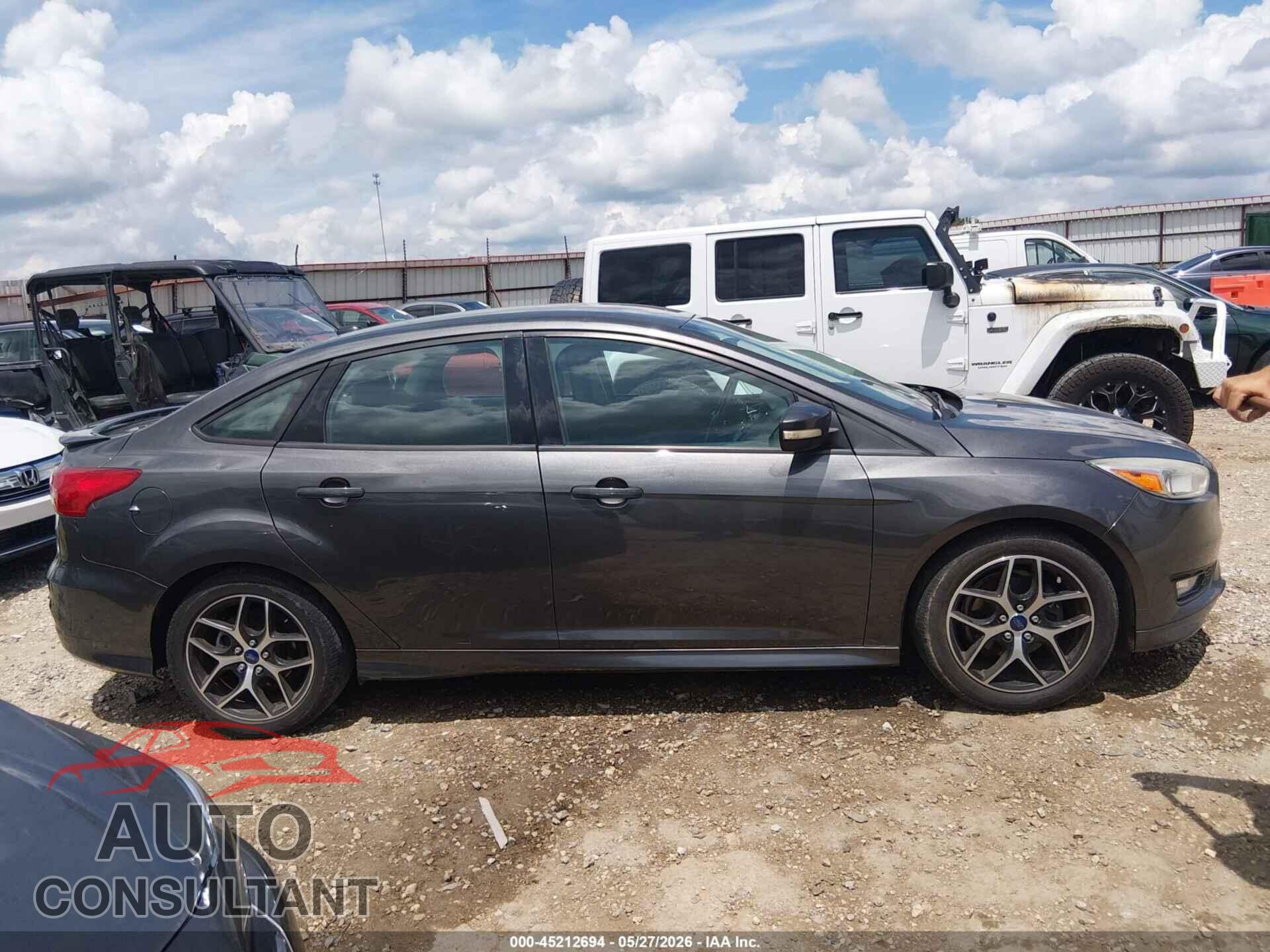 FORD FOCUS 2015 - 1FADP3F24FL300029