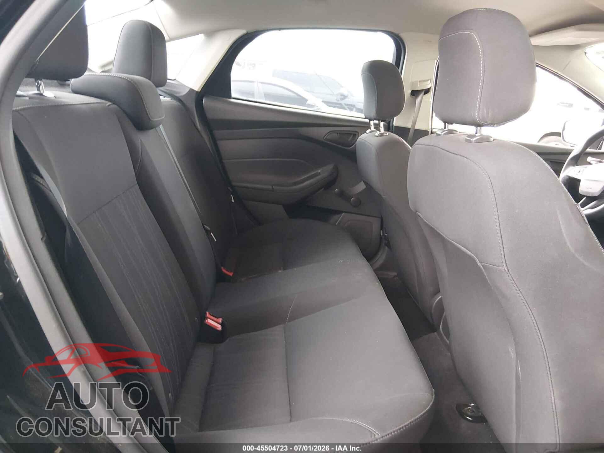 FORD FOCUS 2017 - 1FADP3E22HL325211