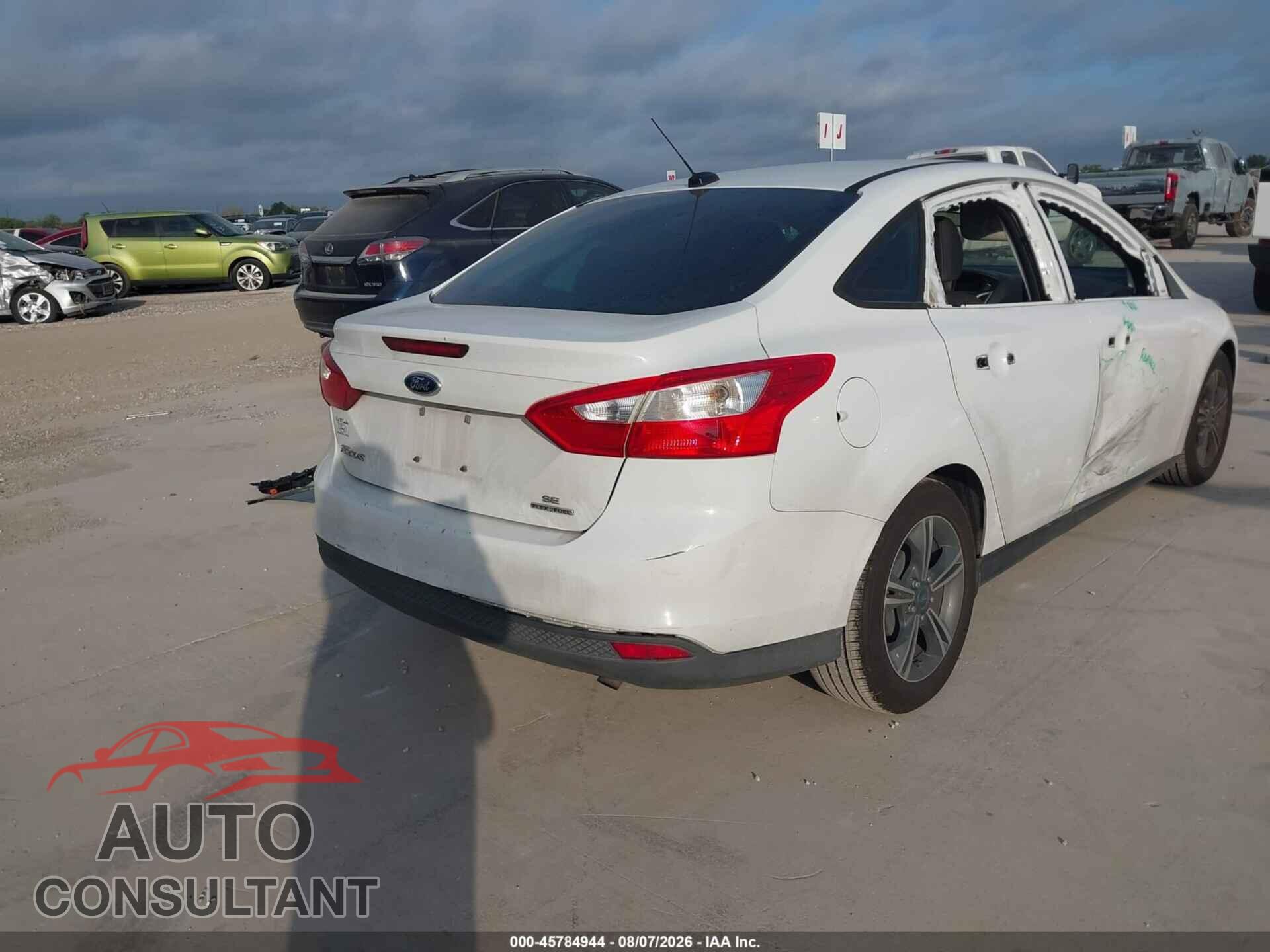 FORD FOCUS 2014 - 1FADP3F23EL196096
