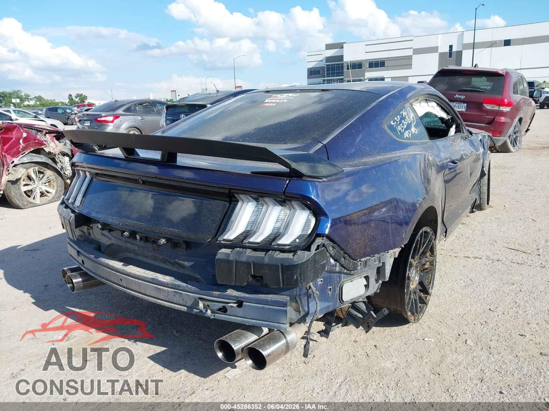 FORD MUSTANG 2018 - 1FA6P8CF7J5110834