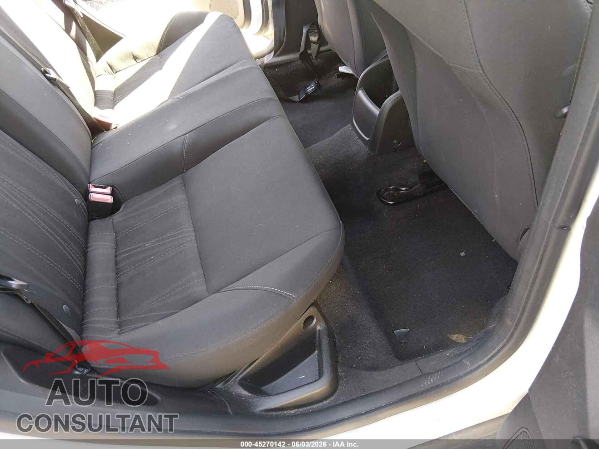 FORD FOCUS 2016 - 1FADP3E26GL381523