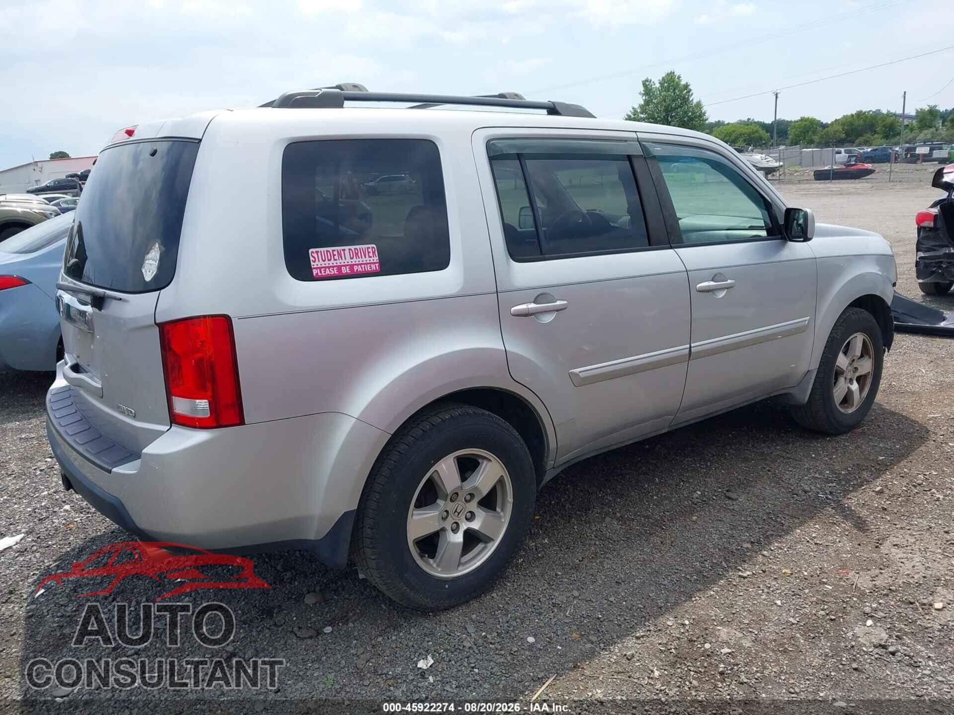 HONDA PILOT 2011 - 5FNYF4H41BB004921