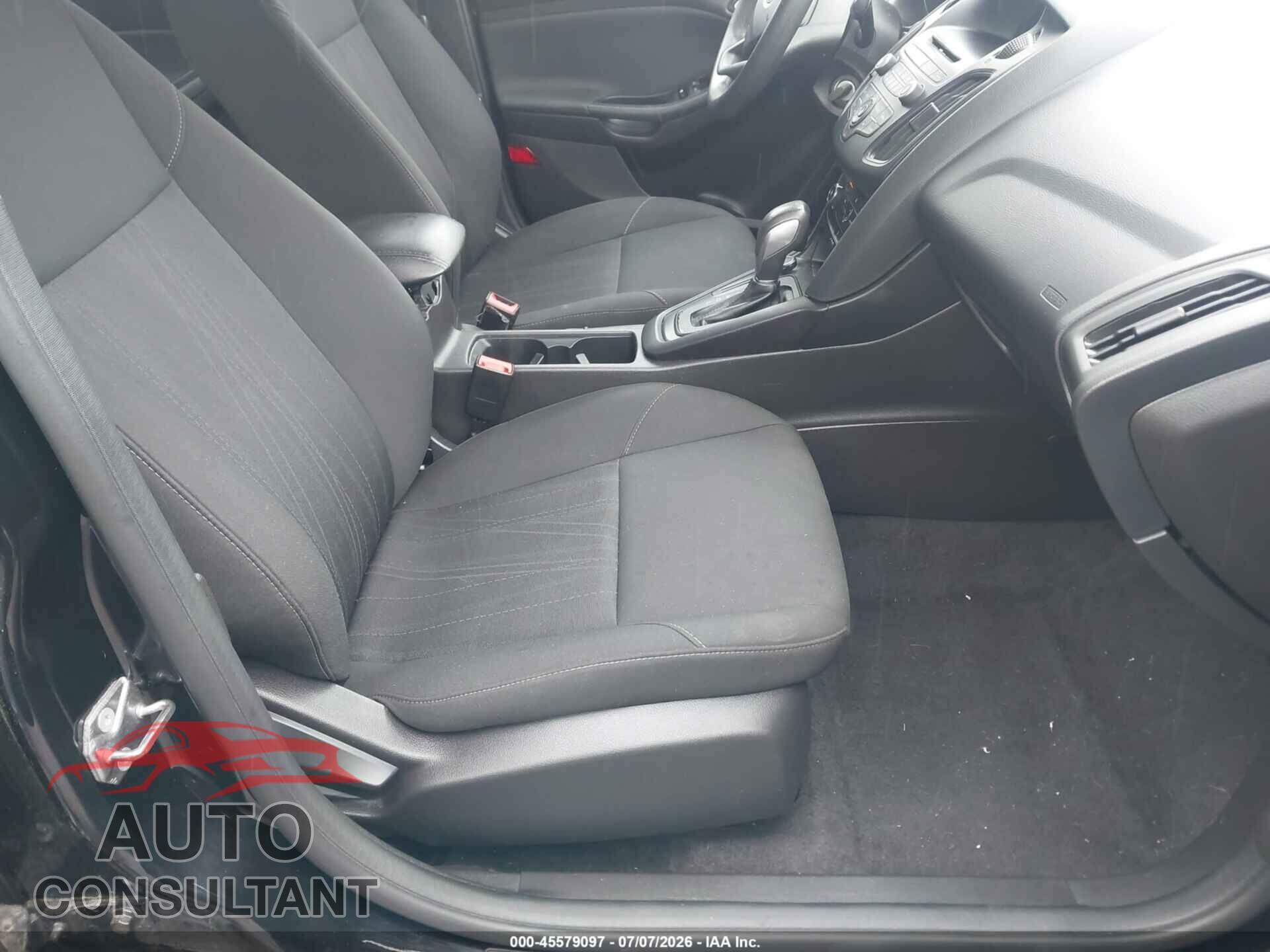 FORD FOCUS 2017 - 1FADP3F28HL247449