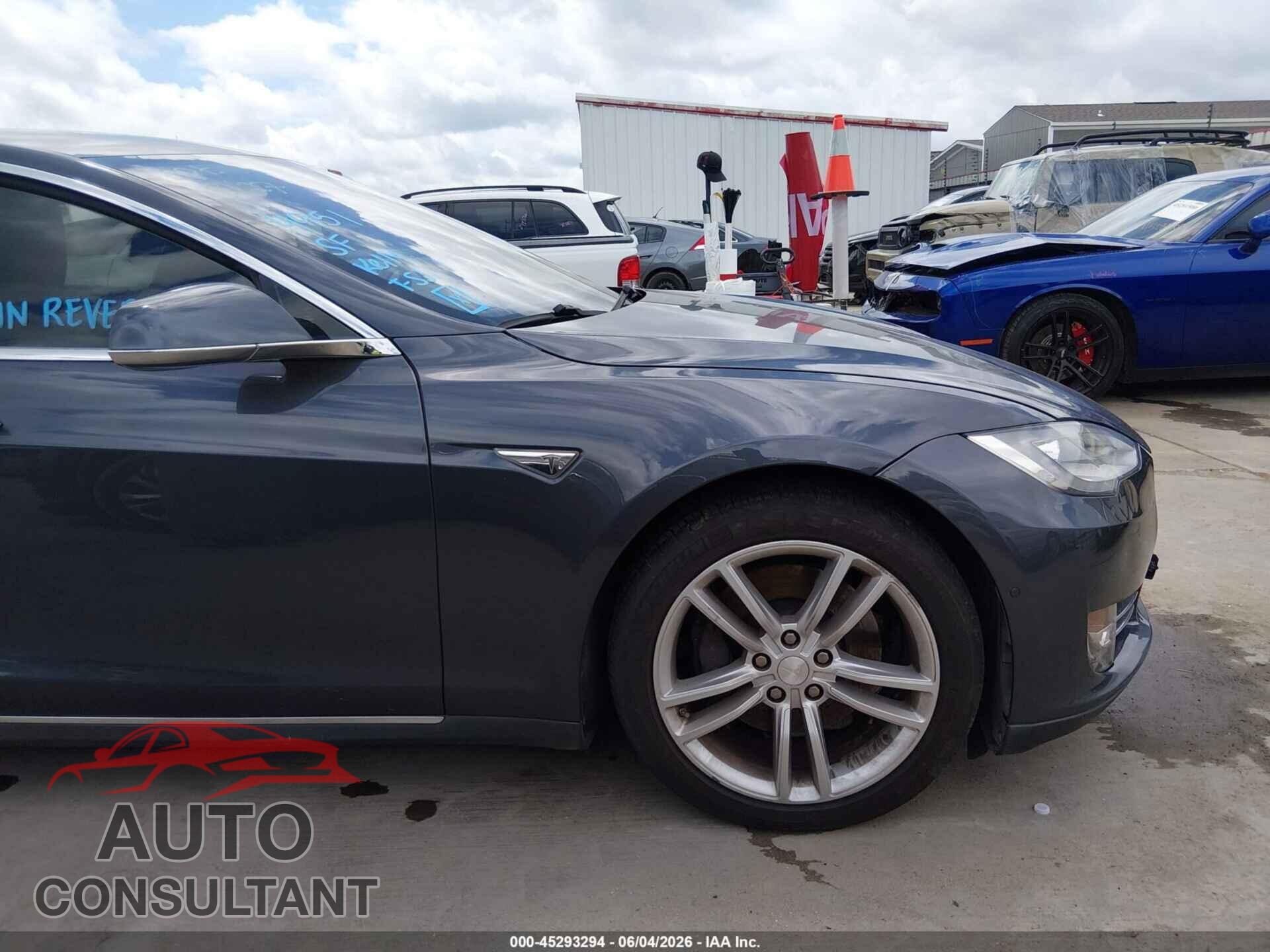 TESLA MODEL S 2014 - 5YJSA1H18EFP61599