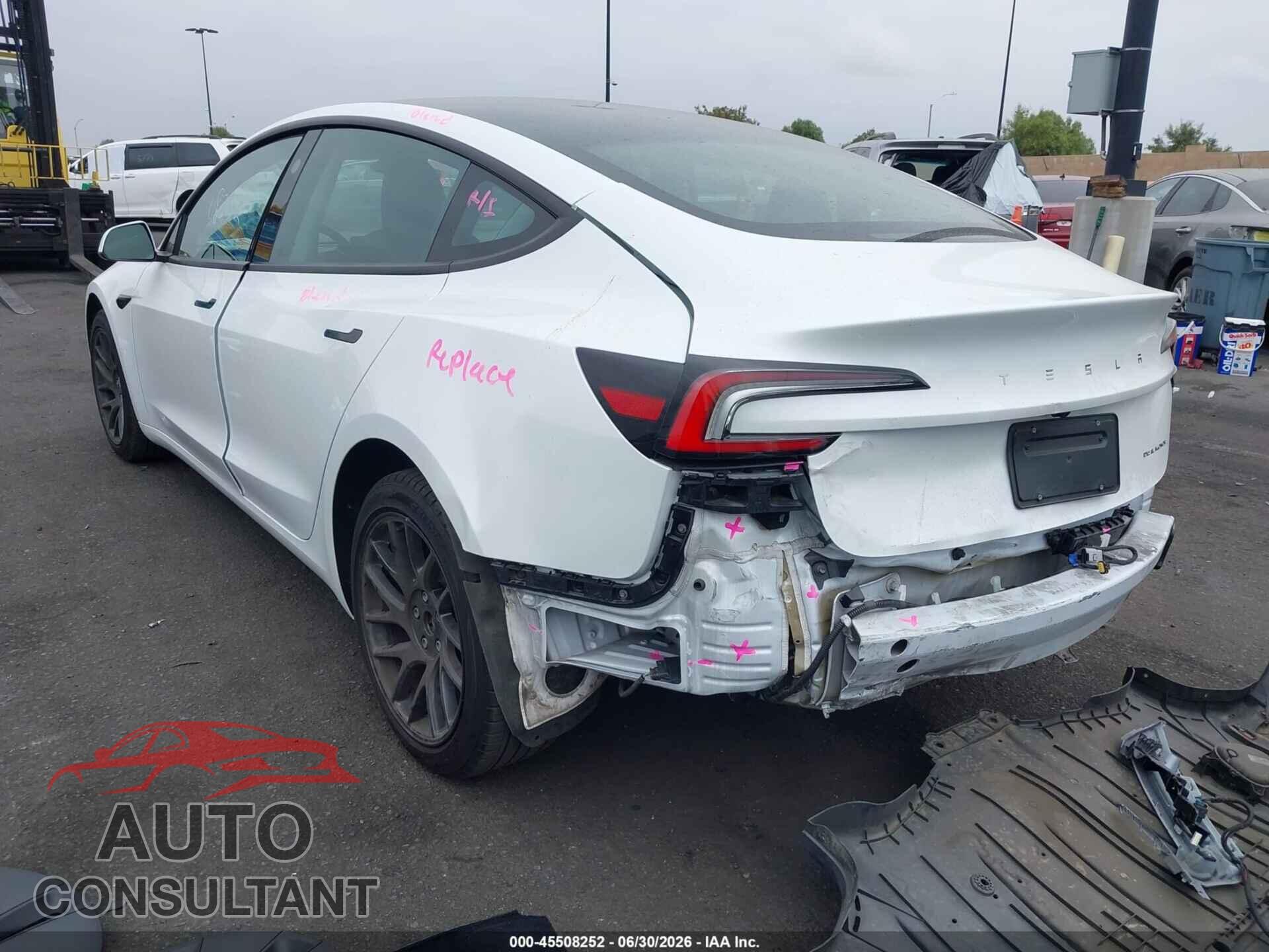 TESLA MODEL 3 2024 - 5YJ3E1EB2RF735494