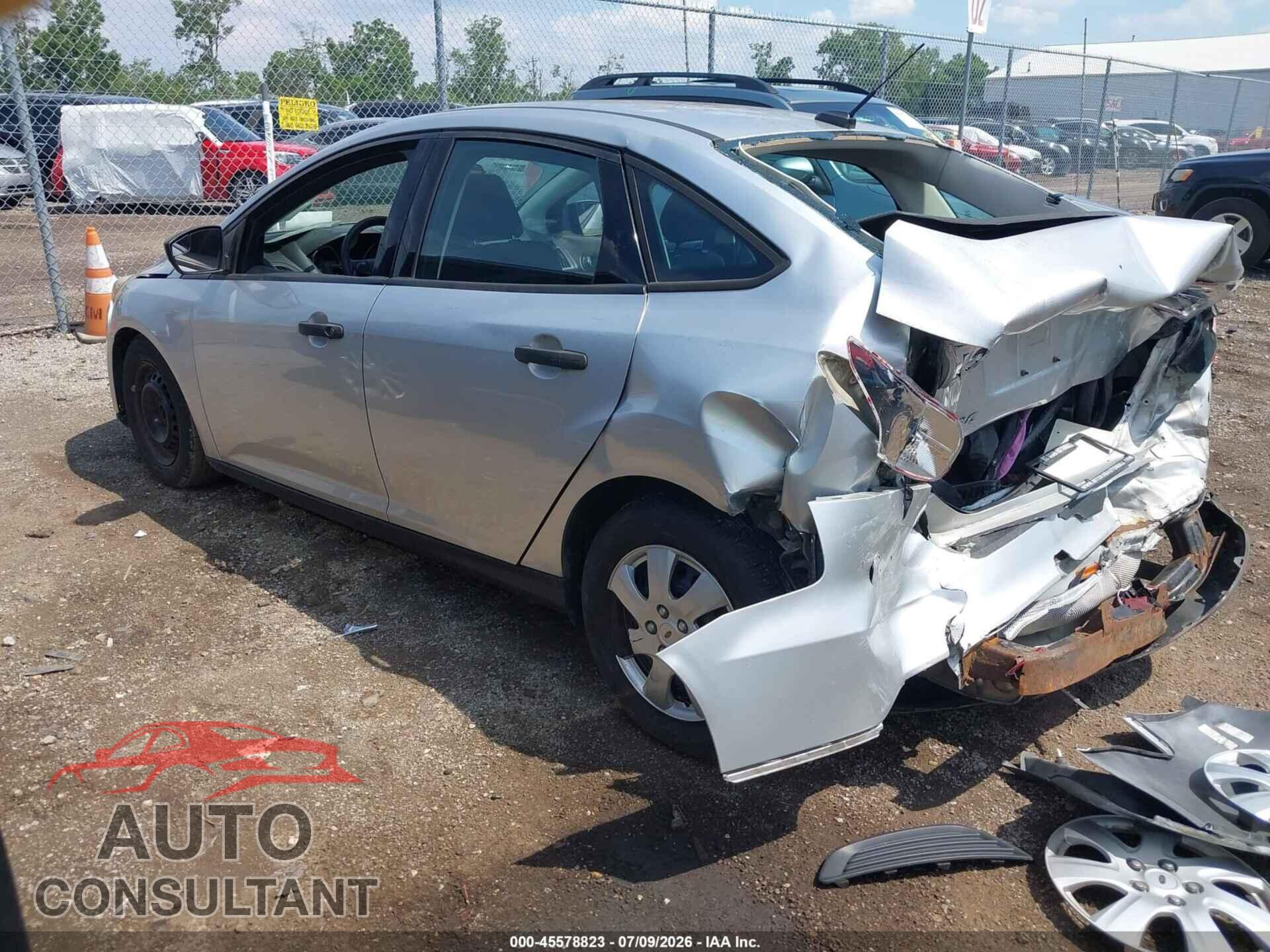 FORD FOCUS 2018 - 1FADP3E28JL310217
