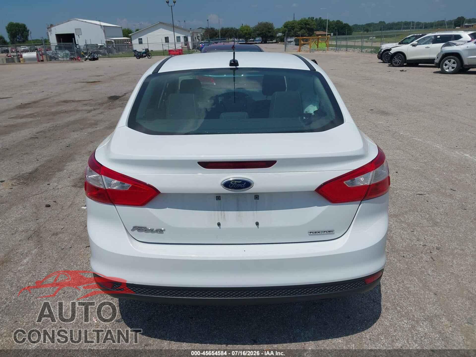 FORD FOCUS 2014 - 1FADP3E28EL208969