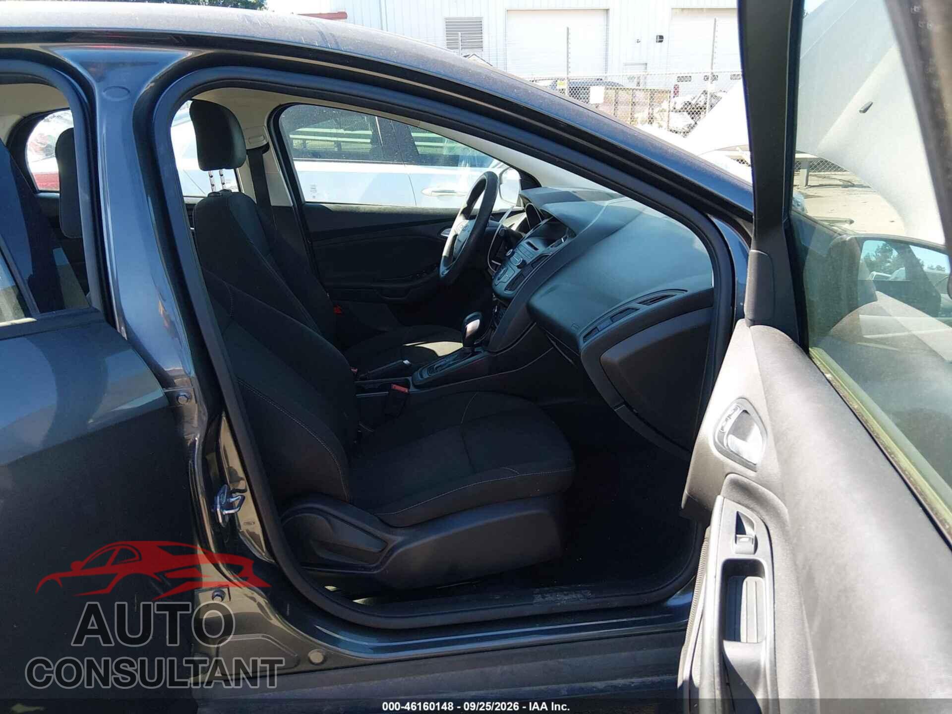 FORD FOCUS 2017 - 1FADP3F22HL202751