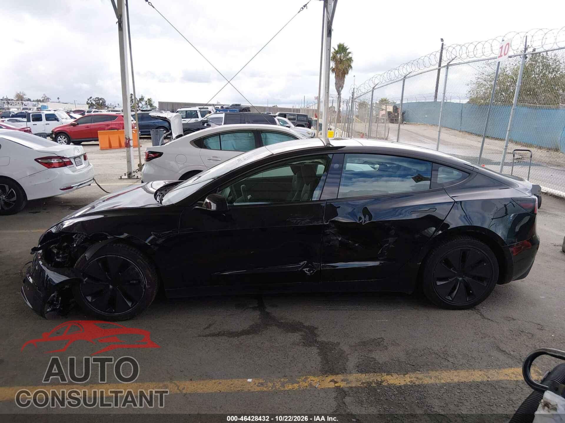 TESLA MODEL 3 2024 - 5YJ3E1EA5RF732810