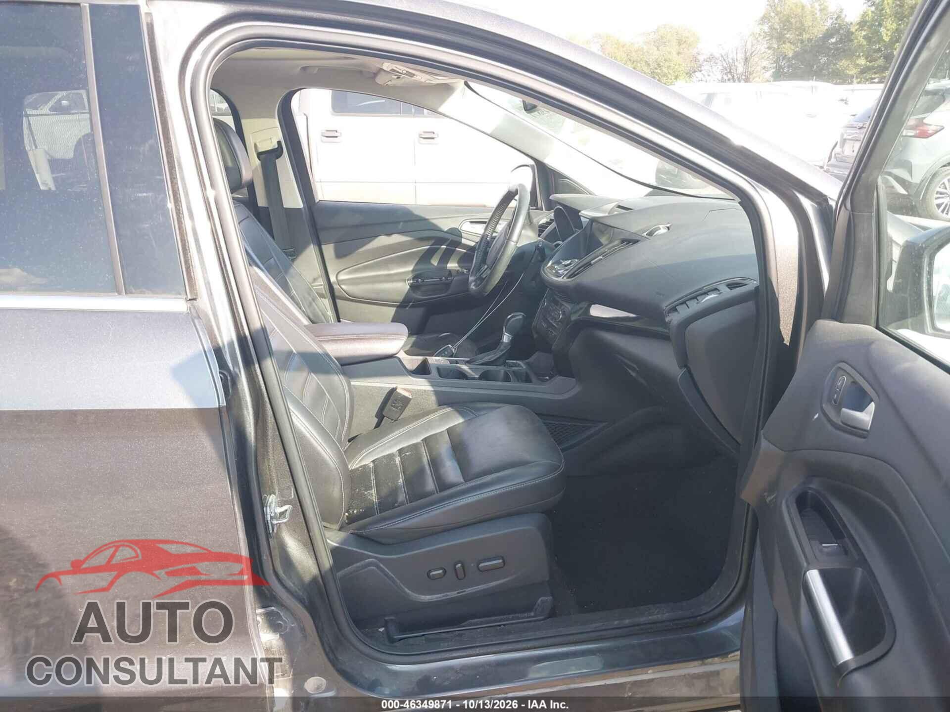 FORD ESCAPE 2017 - 1FMCU0JD3HUD75223