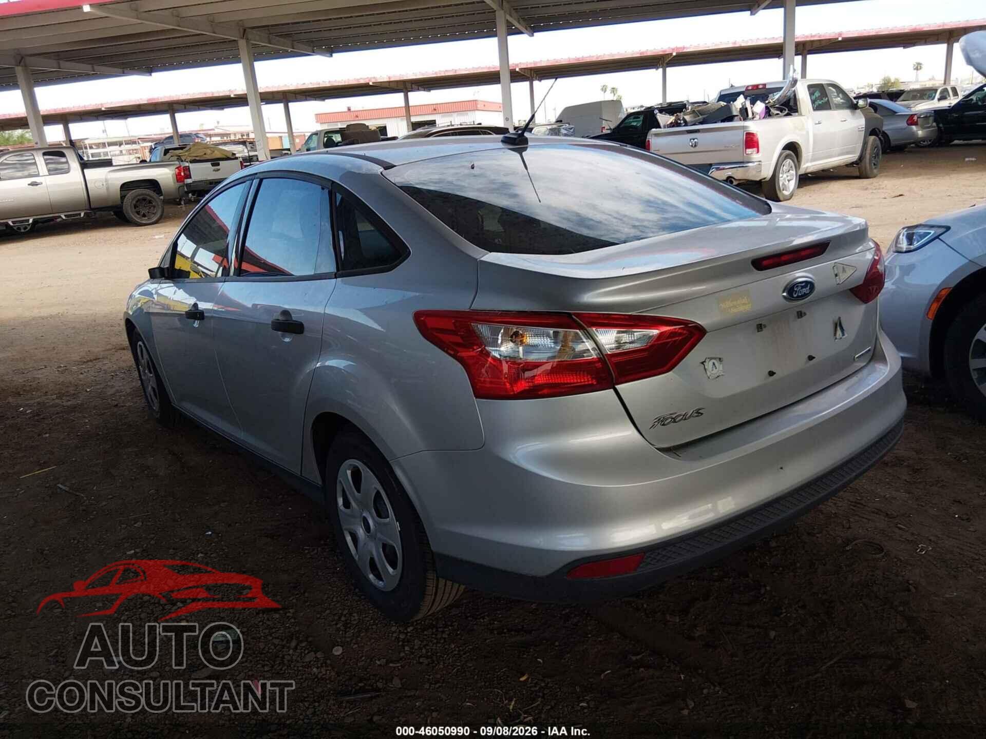 FORD FOCUS 2013 - 1FADP3E23DL353125