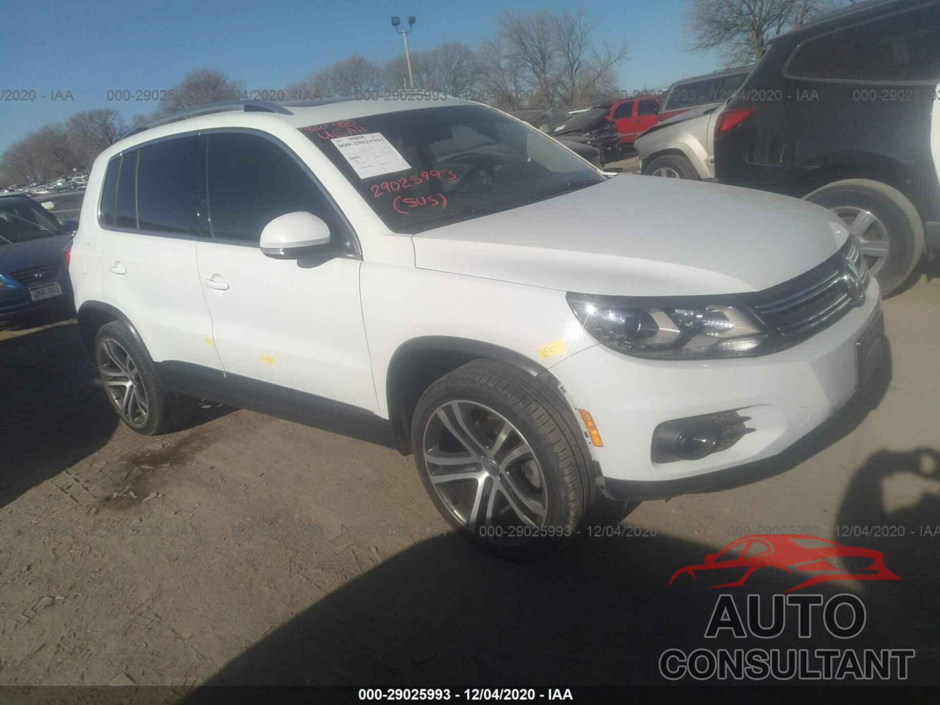 VOLKSWAGEN TIGUAN 2017 - WVGWV7AX9HK021179