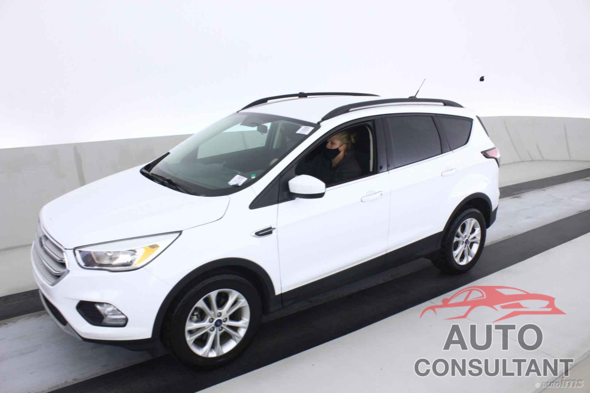 FORD ESCAPE 2018 - 1FMCU0GD4JUA75896