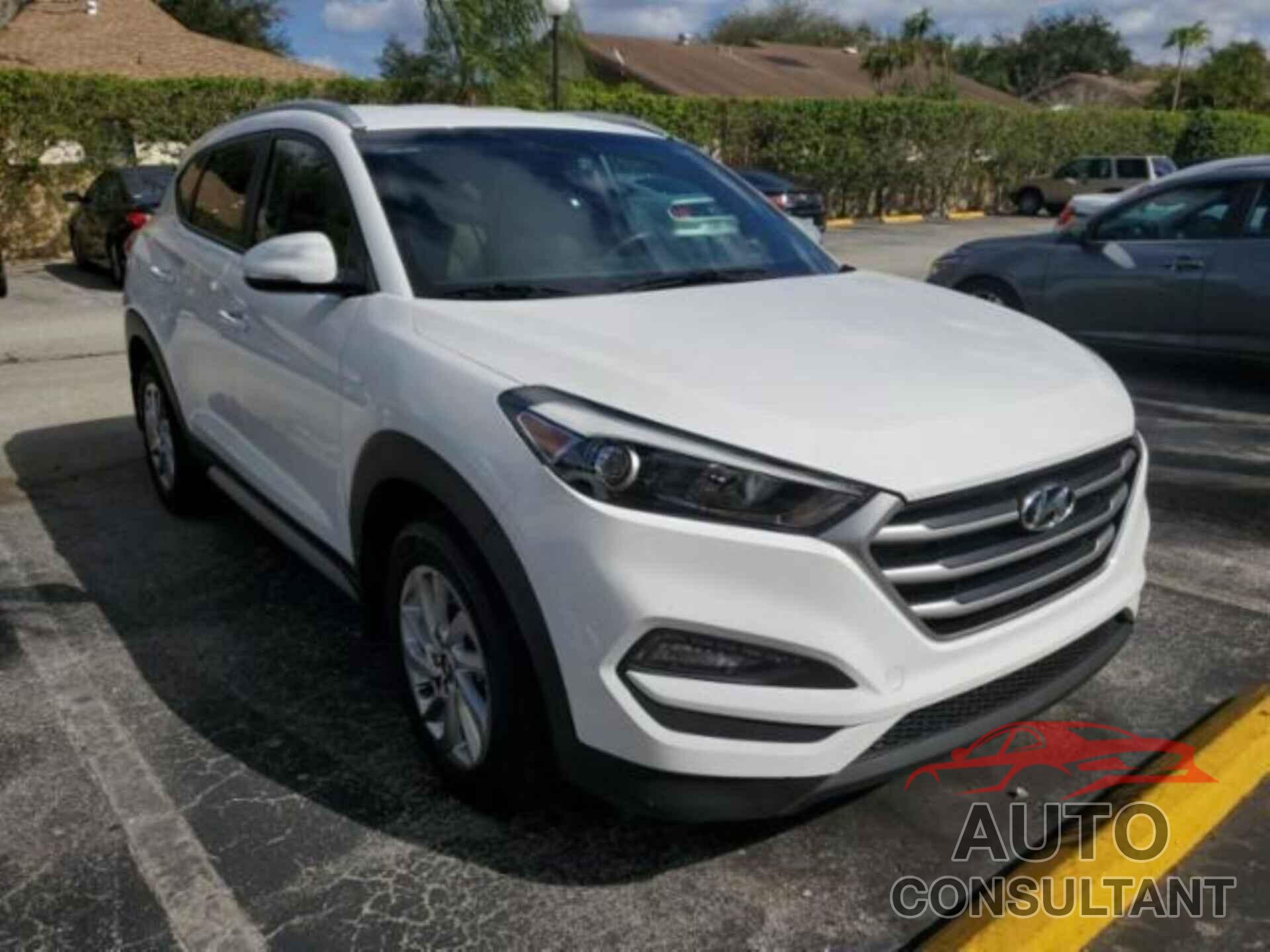 HYUNDAI TUCSON 2018 - KM8J33A49JU634041