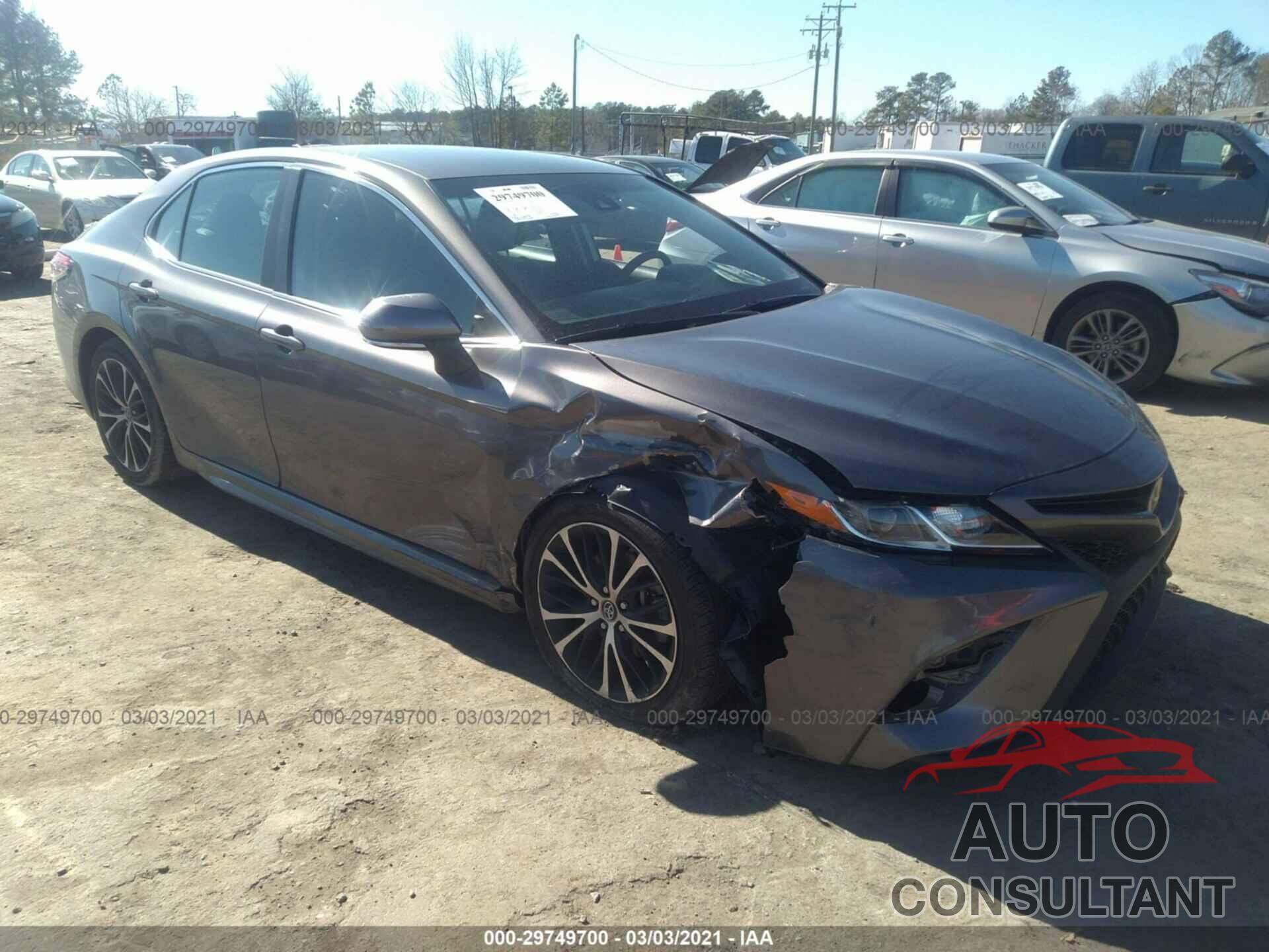 TOYOTA CAMRY 2018 - 4T1B11HKXJU062223