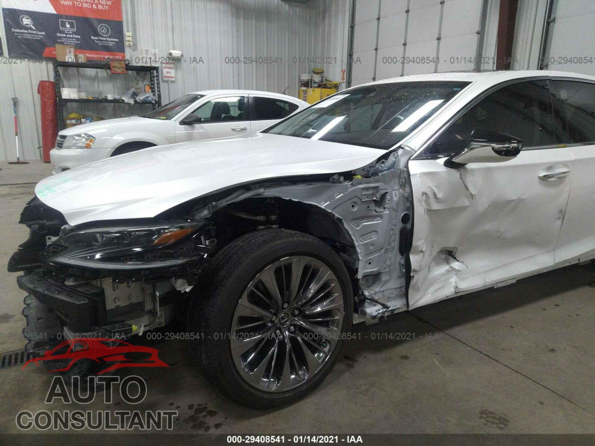 LEXUS LS 2020 - JTHD51FF1L5011602