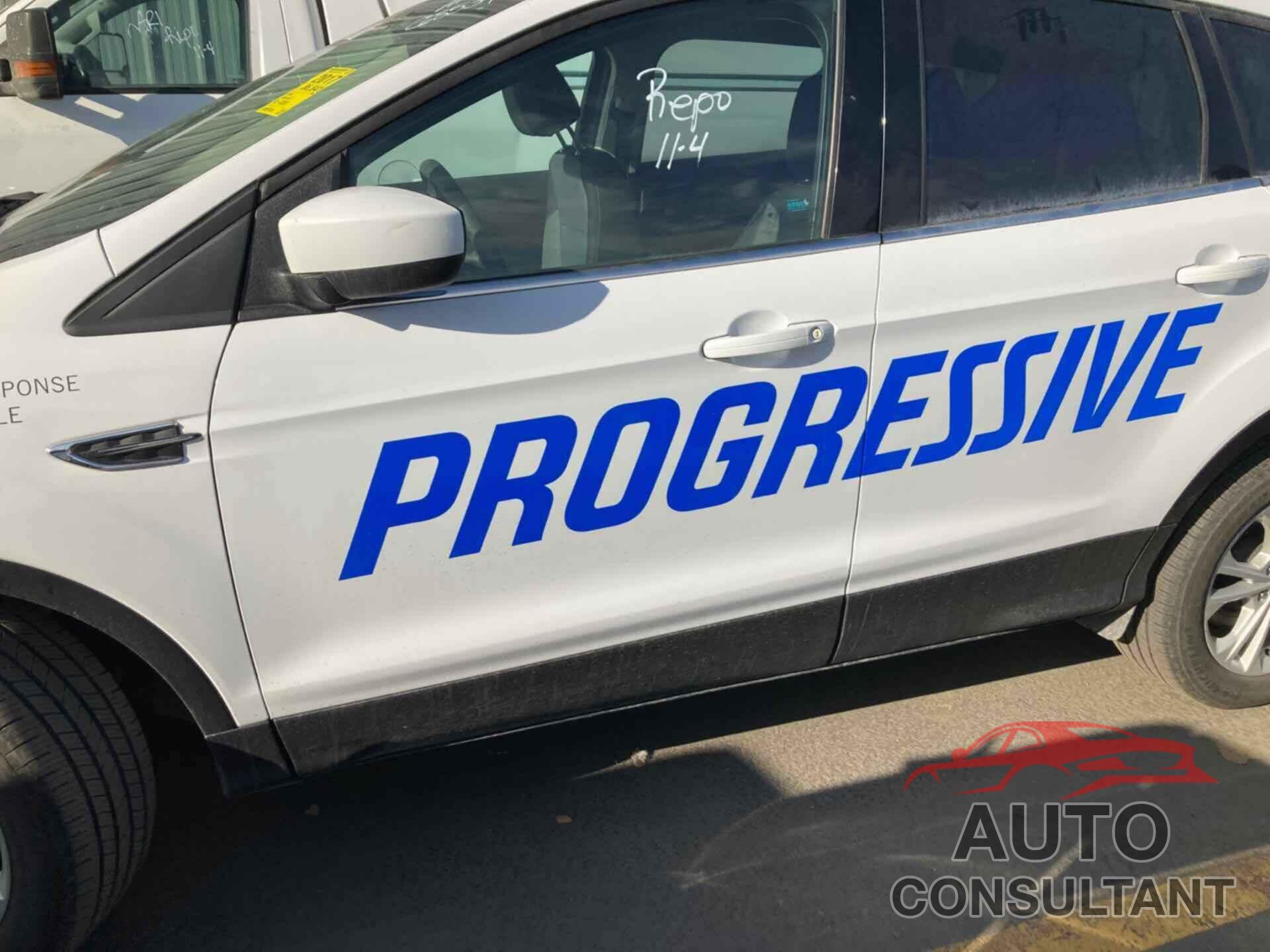 FORD ESCAPE 2017 - 1FMCU9GD5HUC68539