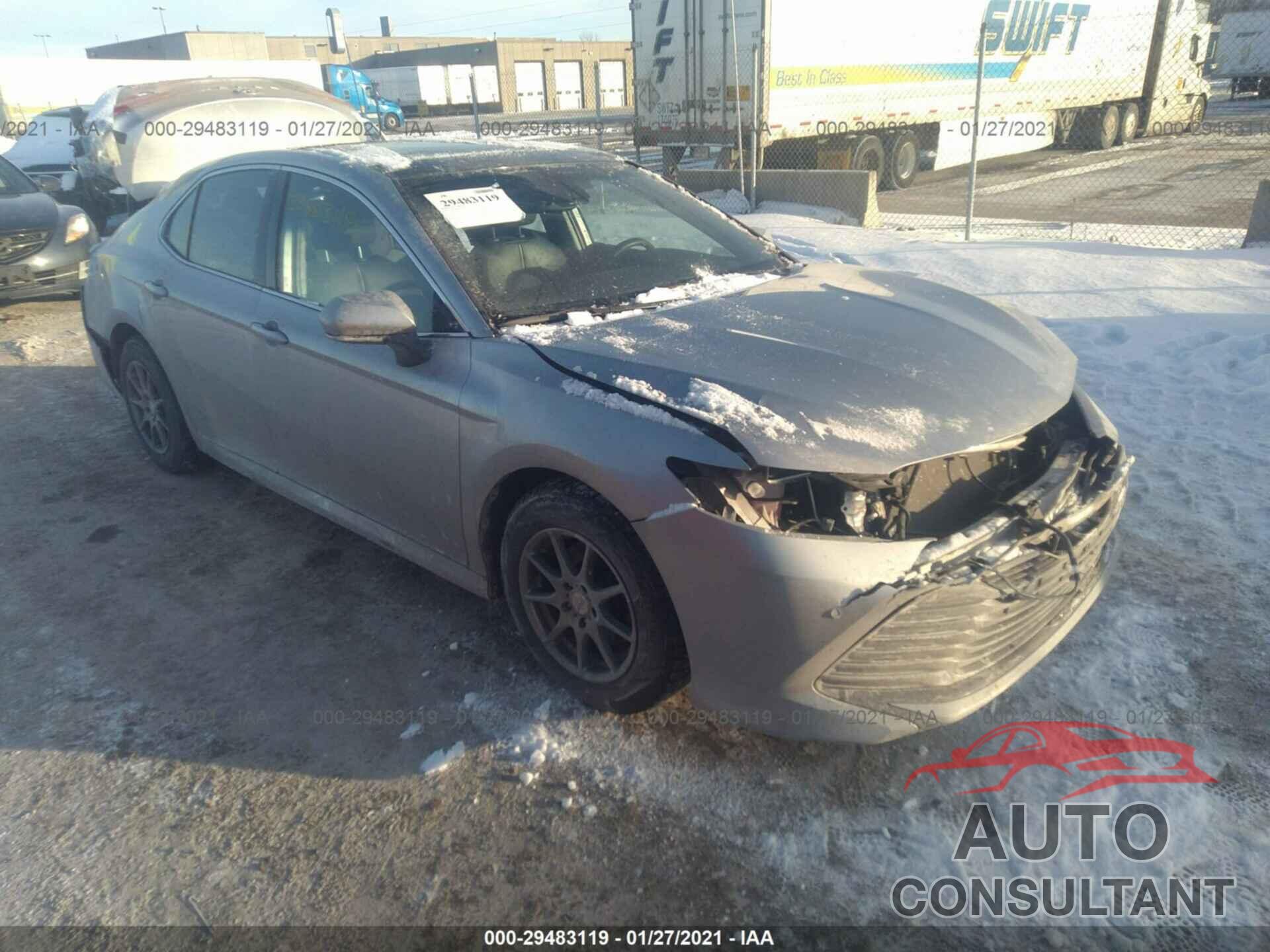 TOYOTA CAMRY 2018 - 4T1B11HK0JU108111
