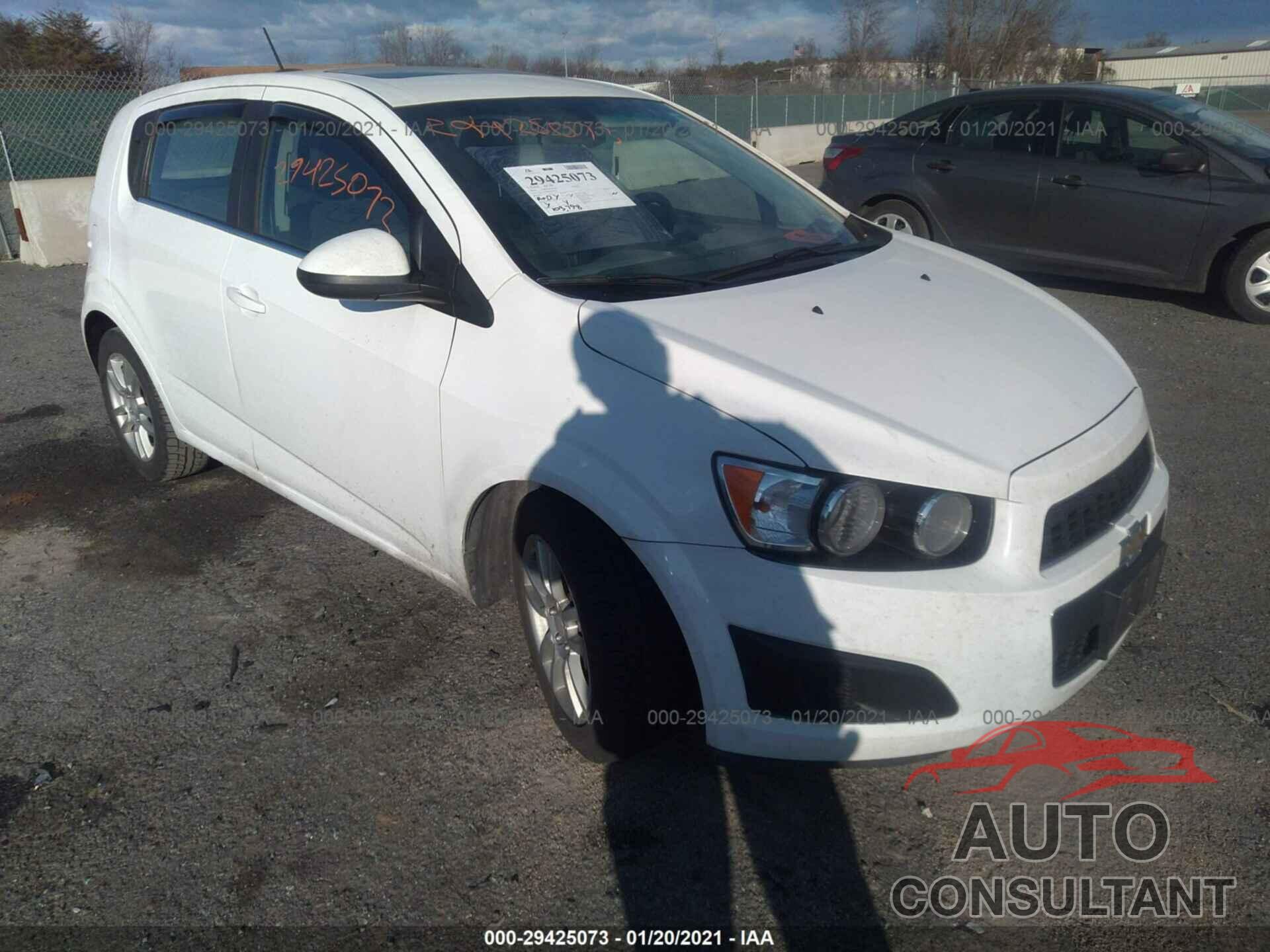 CHEVROLET SONIC 2016 - 1G1JC6SB0G4106389