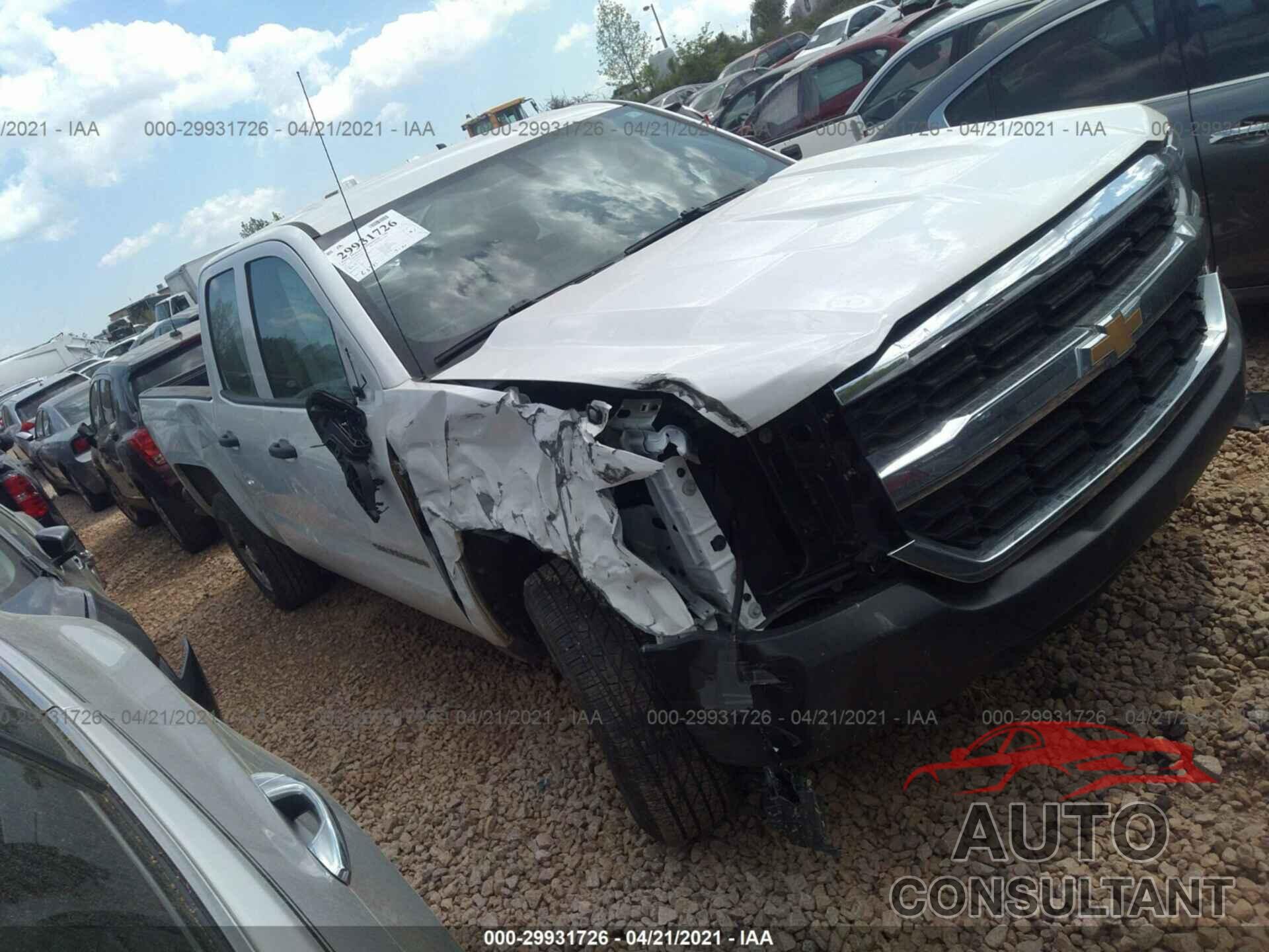 CHEVROLET SILVERADO 1500 2018 - 1GCRCNEH7JZ310959